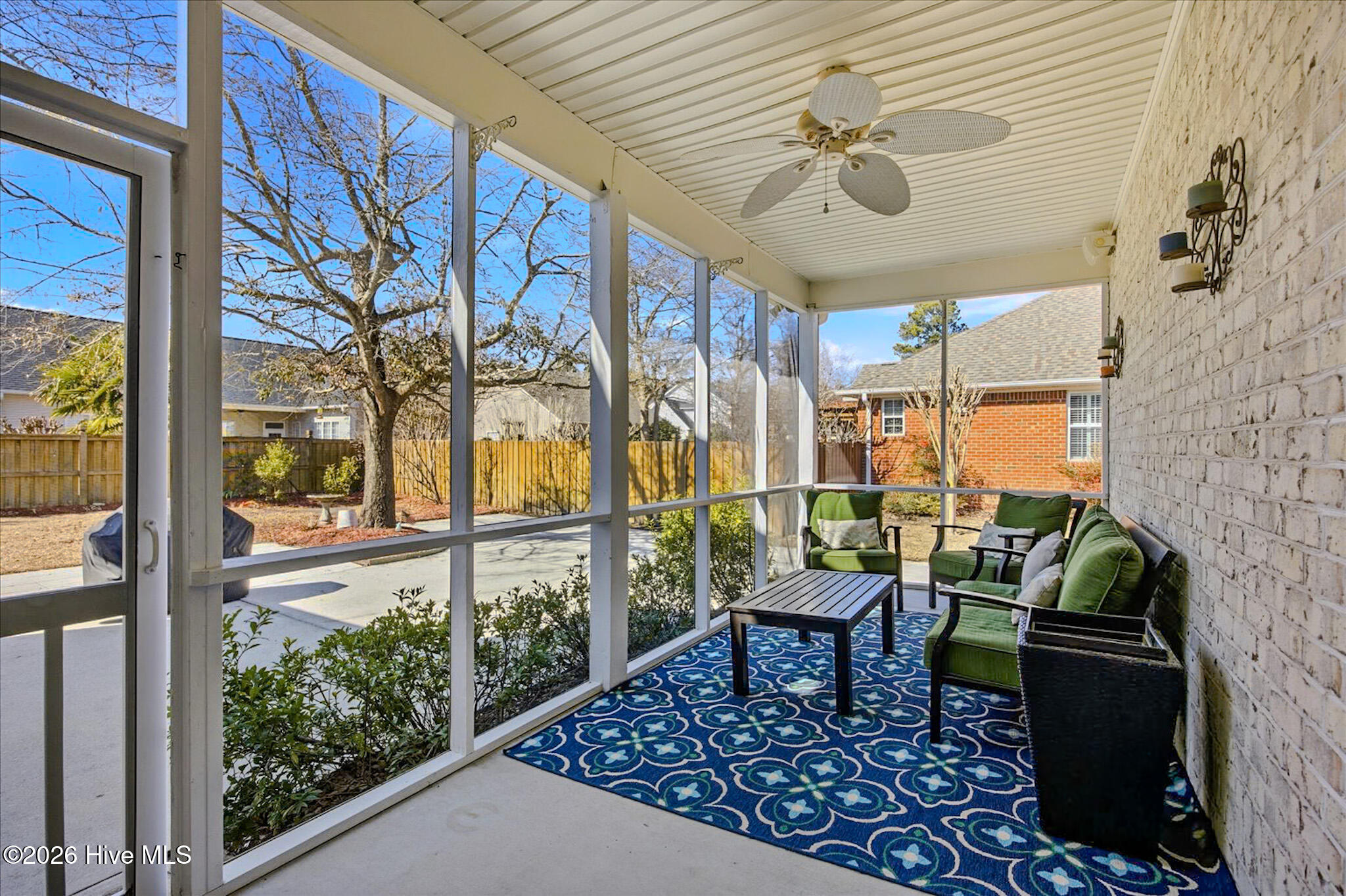 100554989 | Photo 36