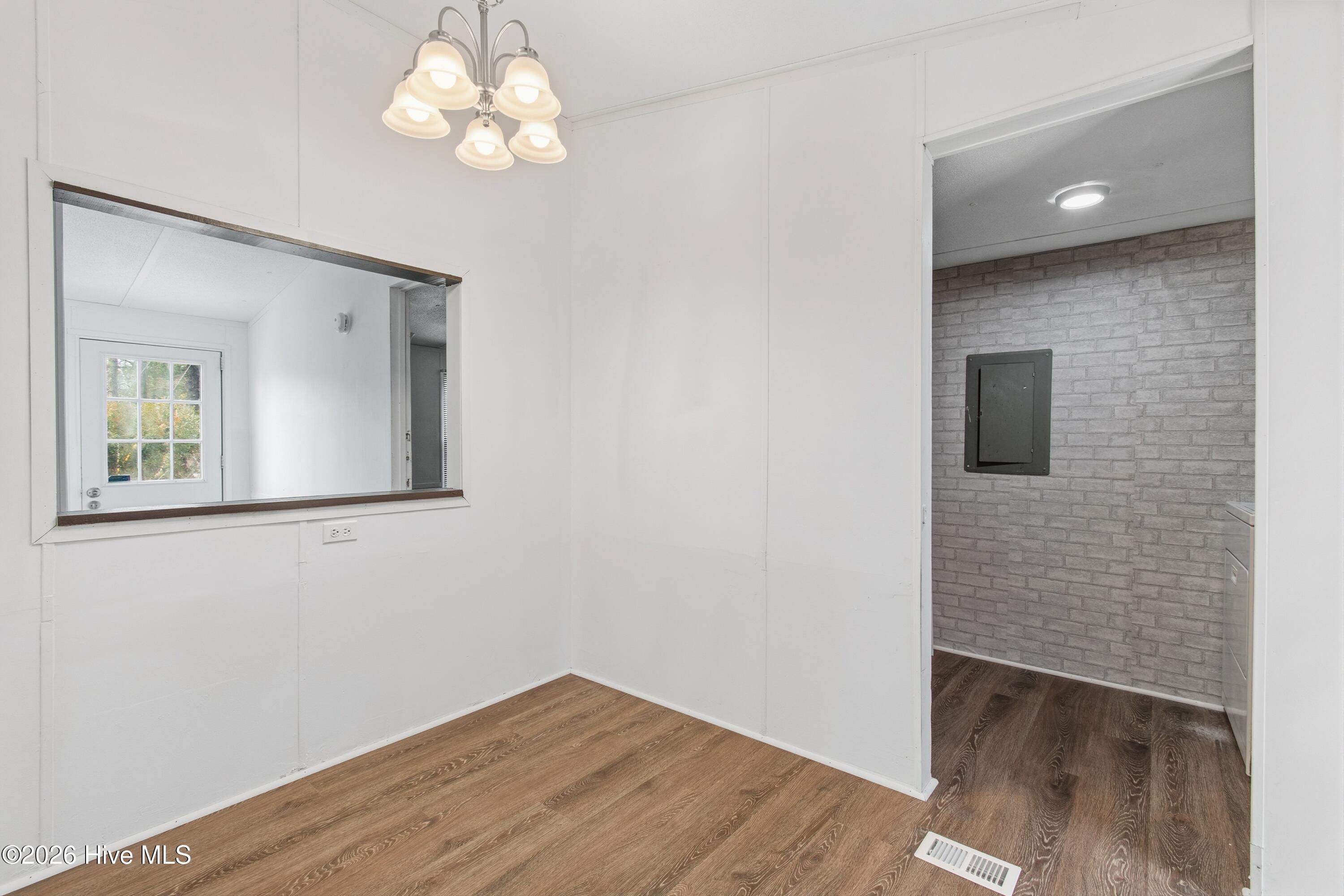 100553842 | Photo 20