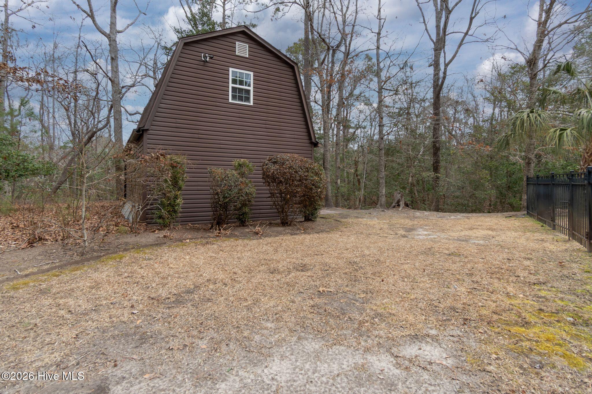 100556327 | Photo 58