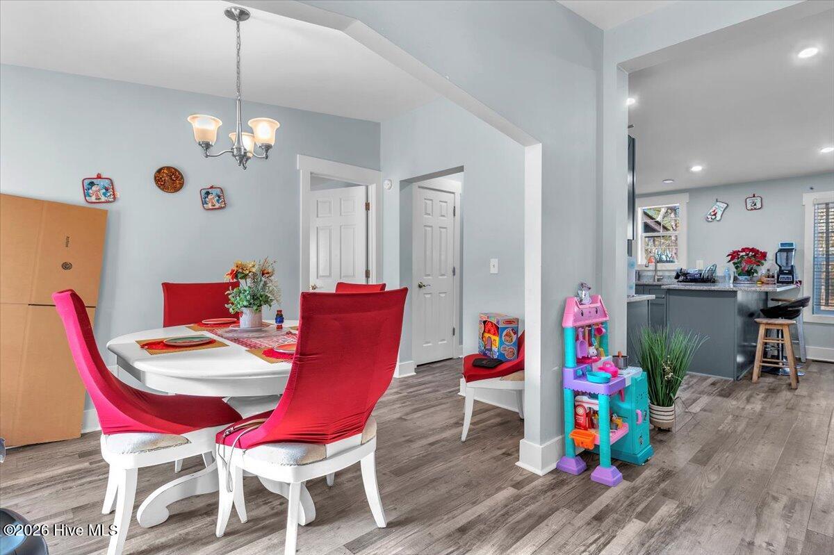 100548793 | Photo 21