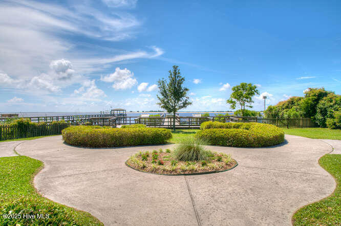 100533114 | Photo 41