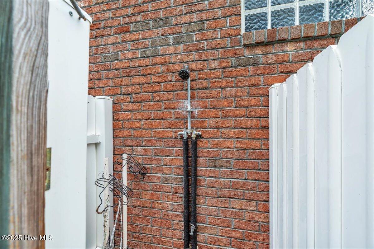 100534566 | Photo 95