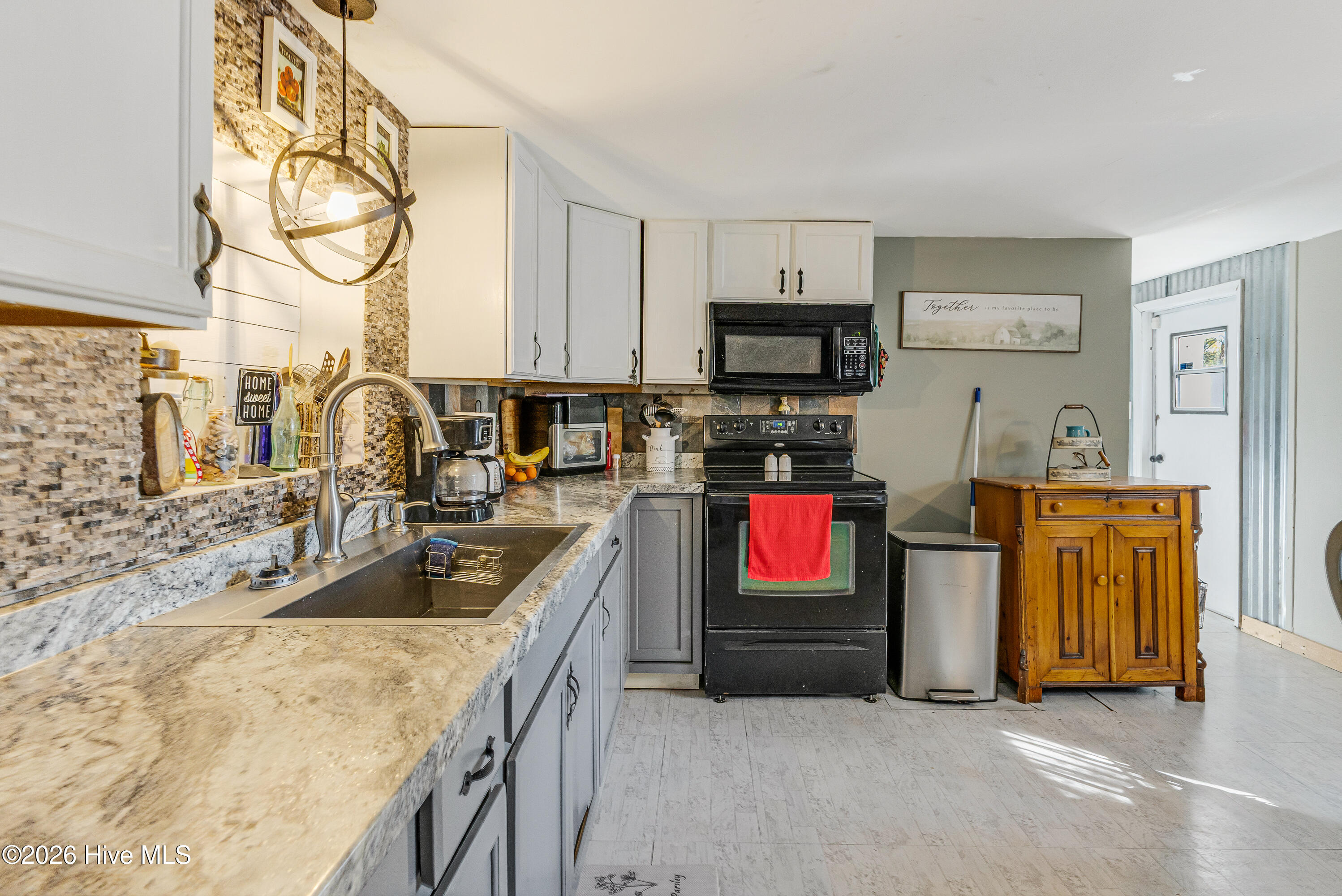 100557479 | Photo 15