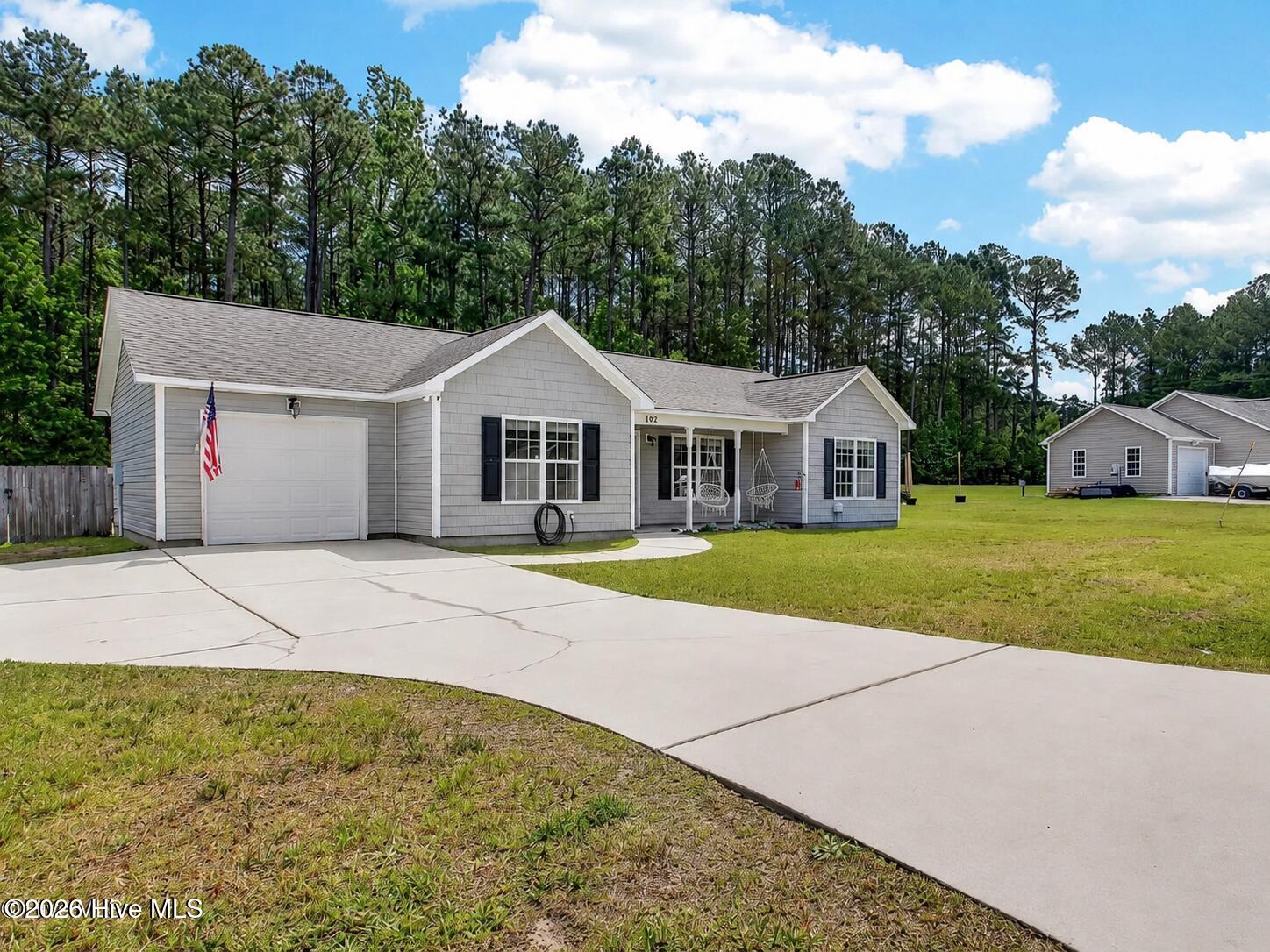 102 Blossom Court, Maple Hill, NC 28454 – photo 3: 102 Blossom