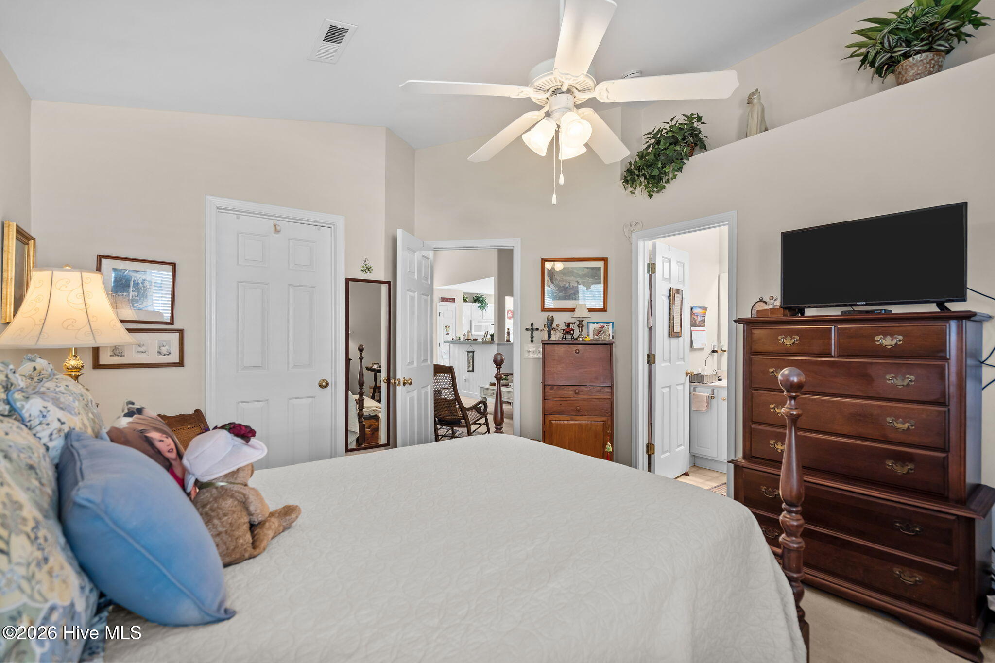 100556282 | Photo 29