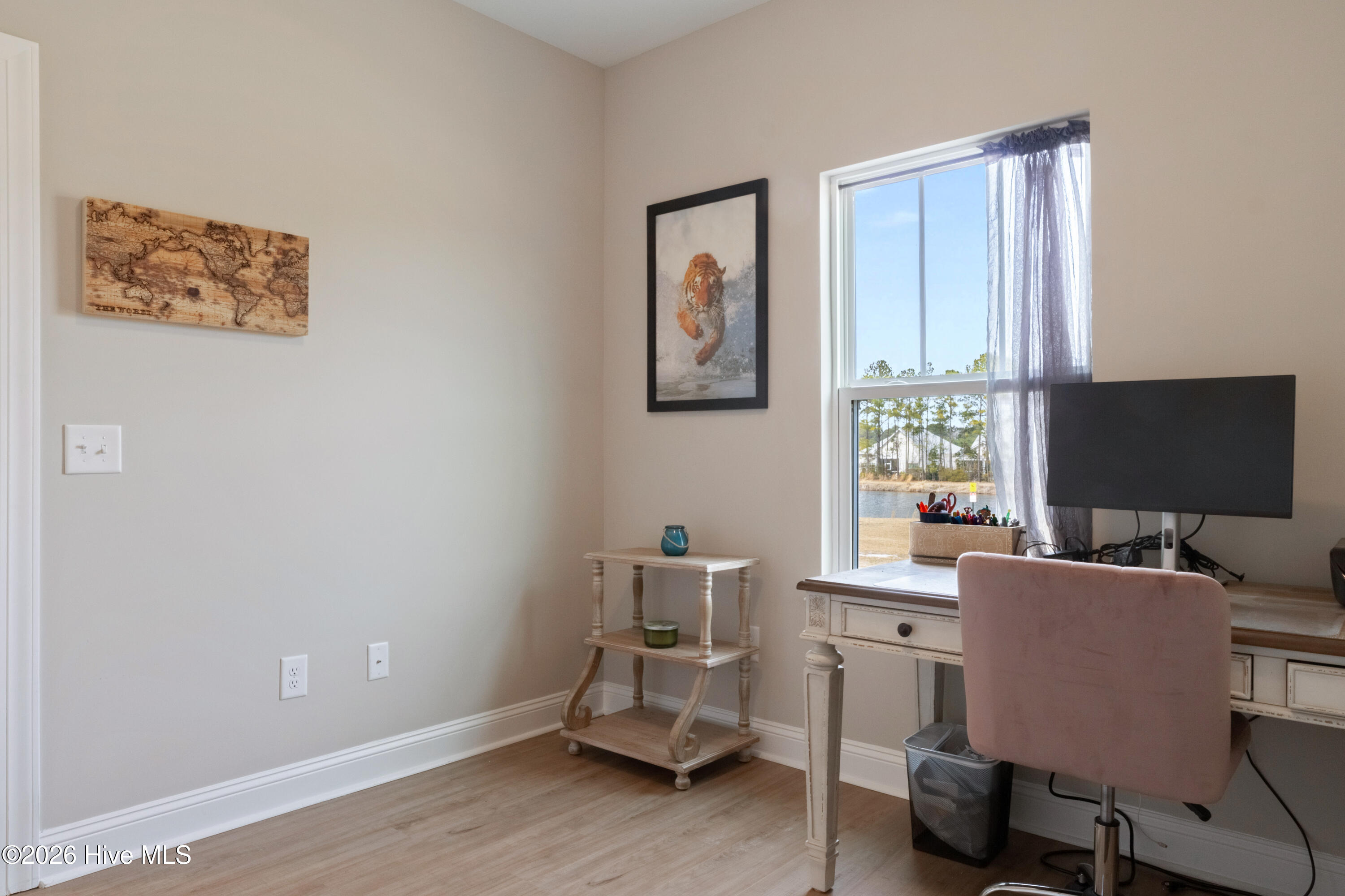 100557212 | Photo 33