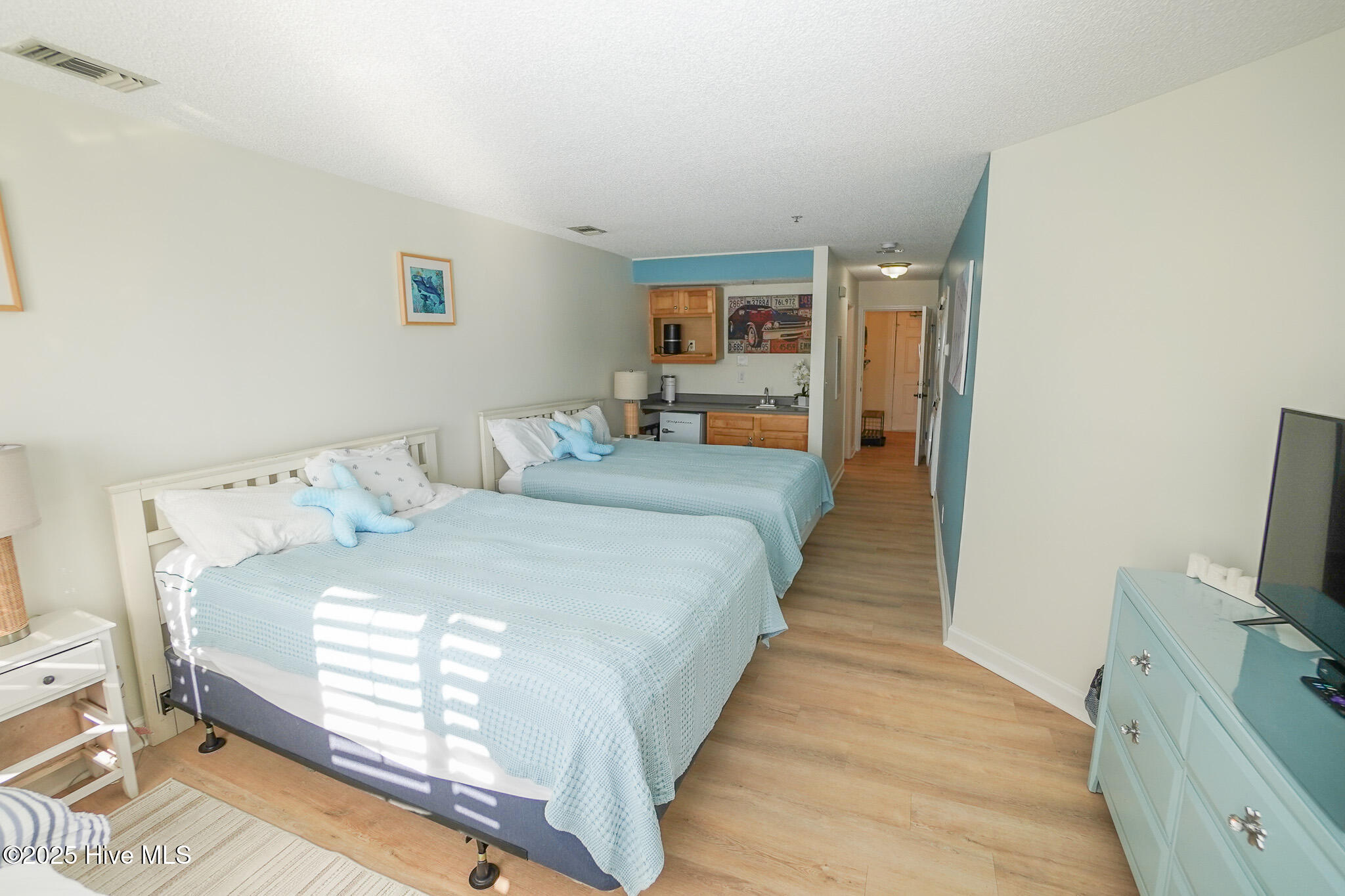 100535183 | Photo 19