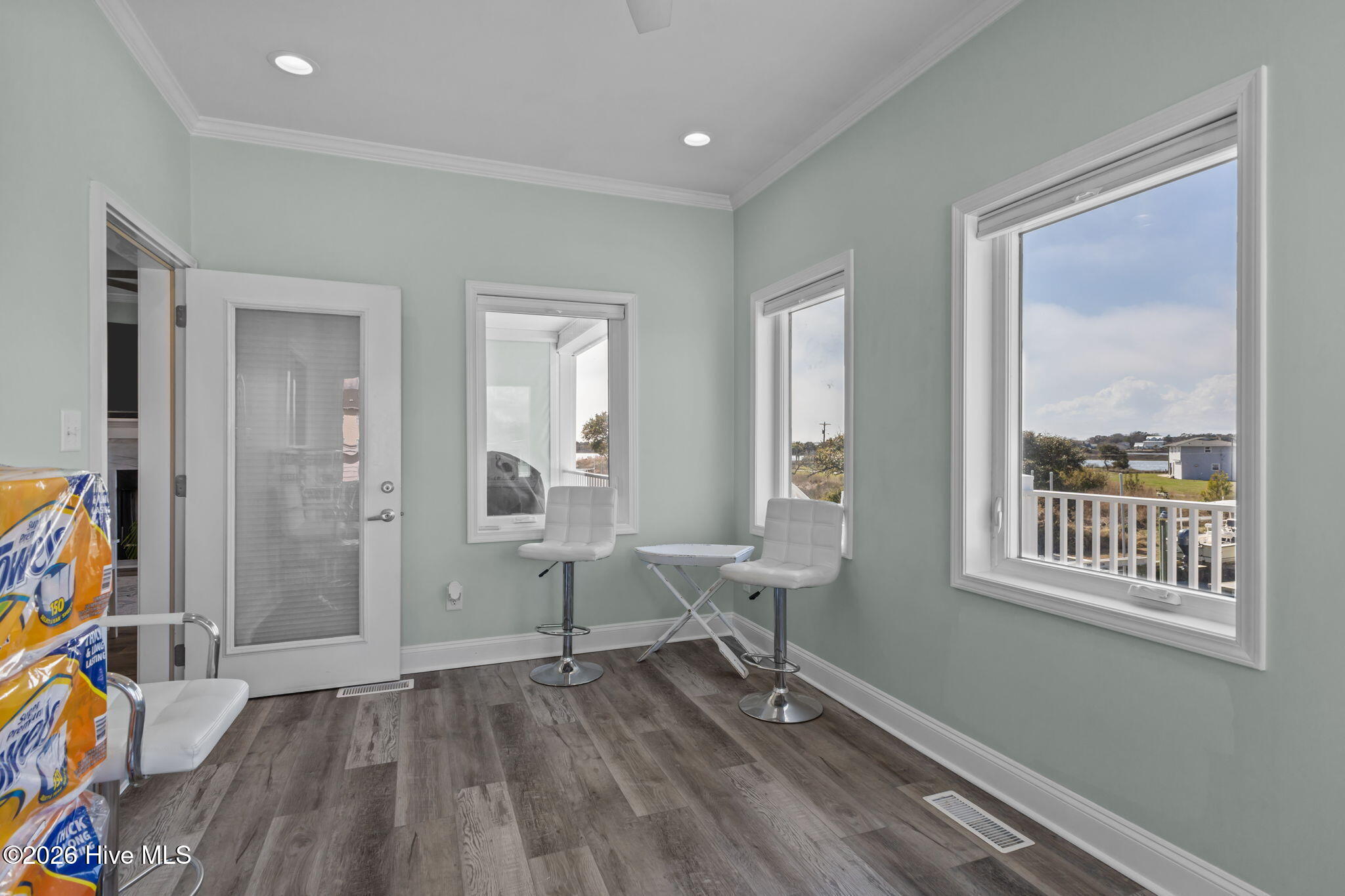 100559740 | Photo 21