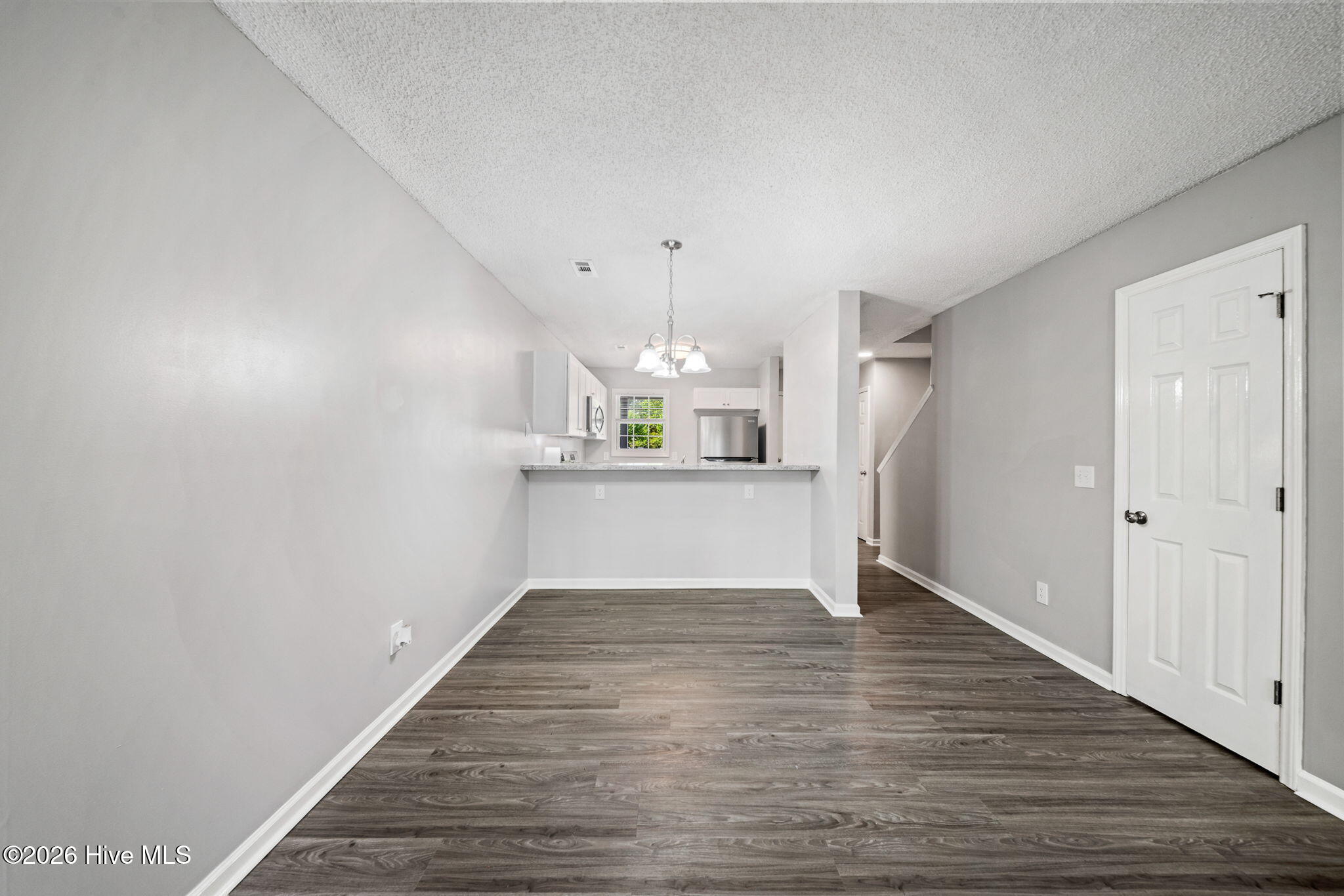 100565173 | Photo 24