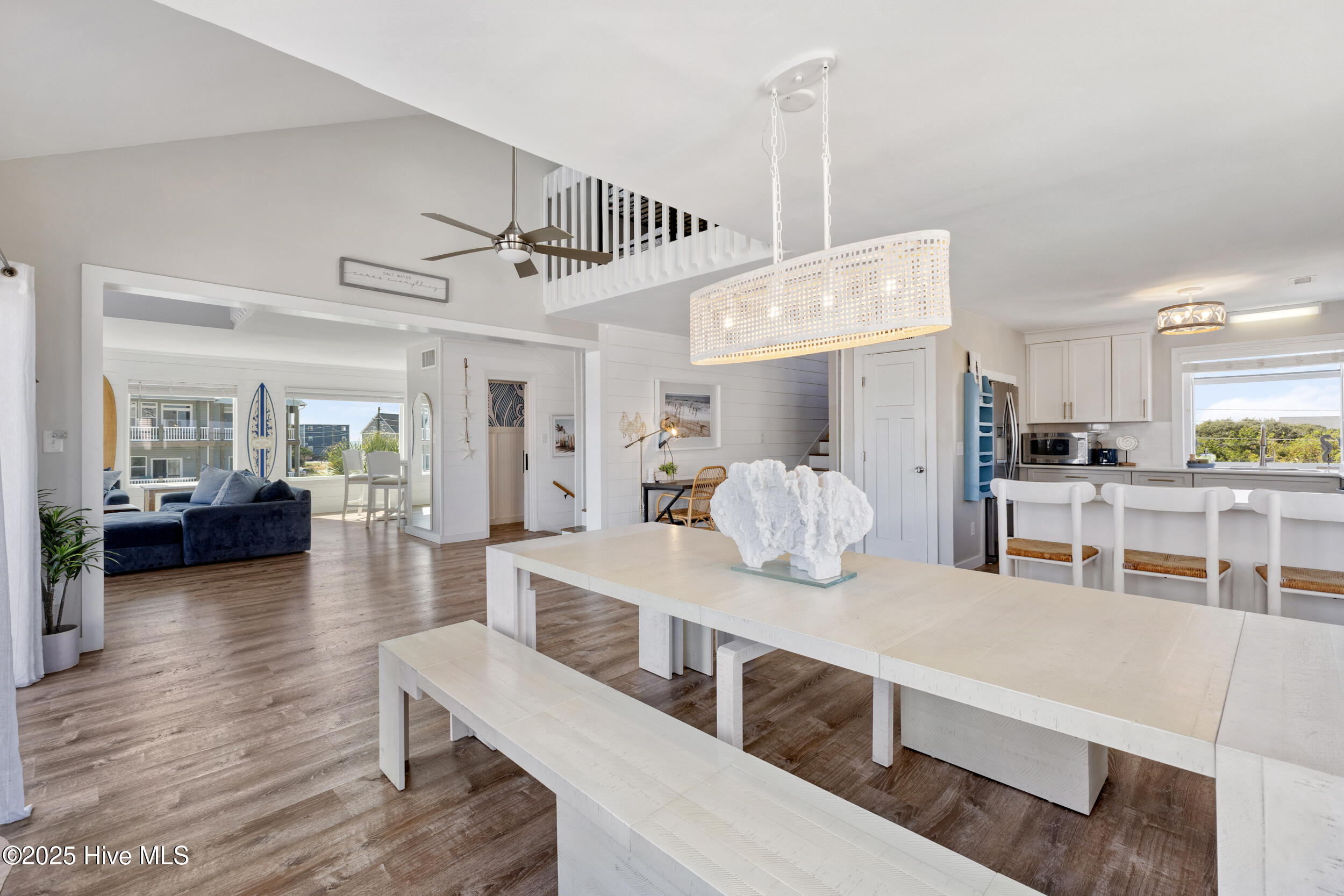 100532541 | Photo 14