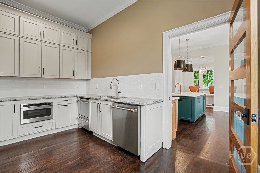 111 E 49th Street, Savannah, GA 31405 Listing Photo  14