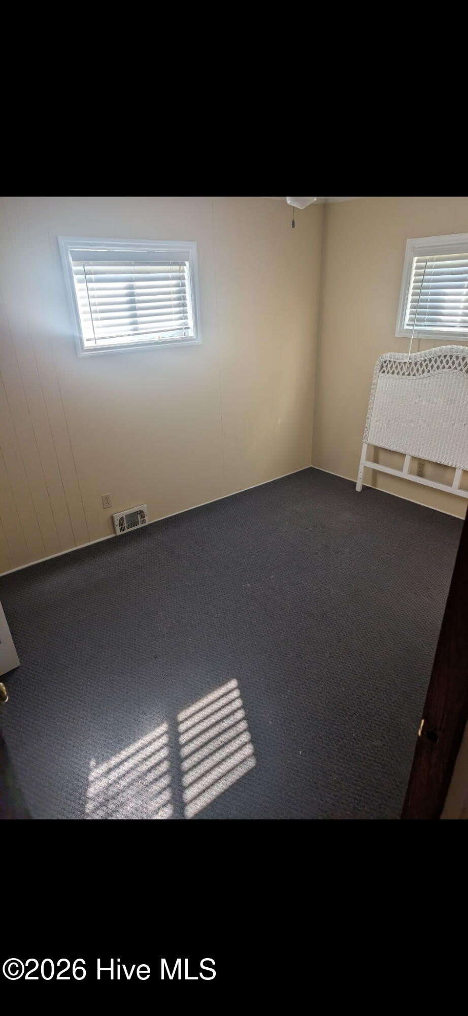 100553079 | Photo 11