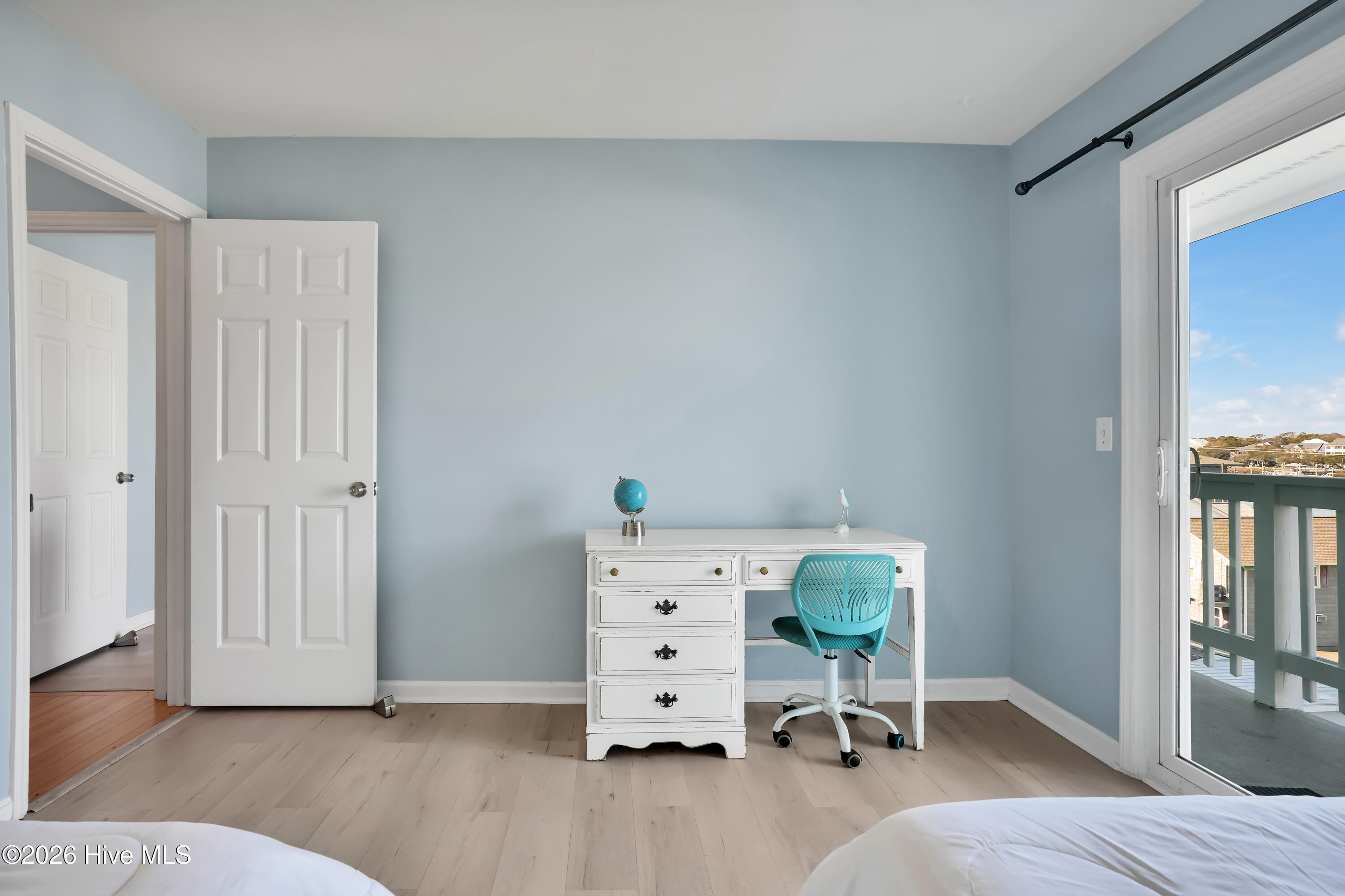 100570328 | Photo 17