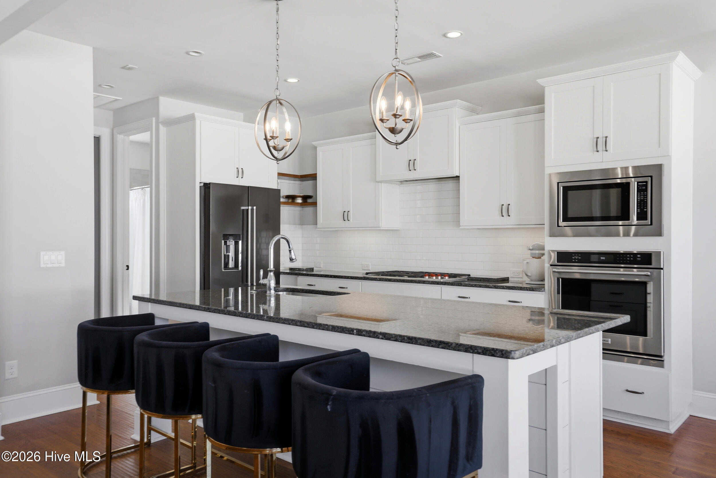 100564894 | Photo 14