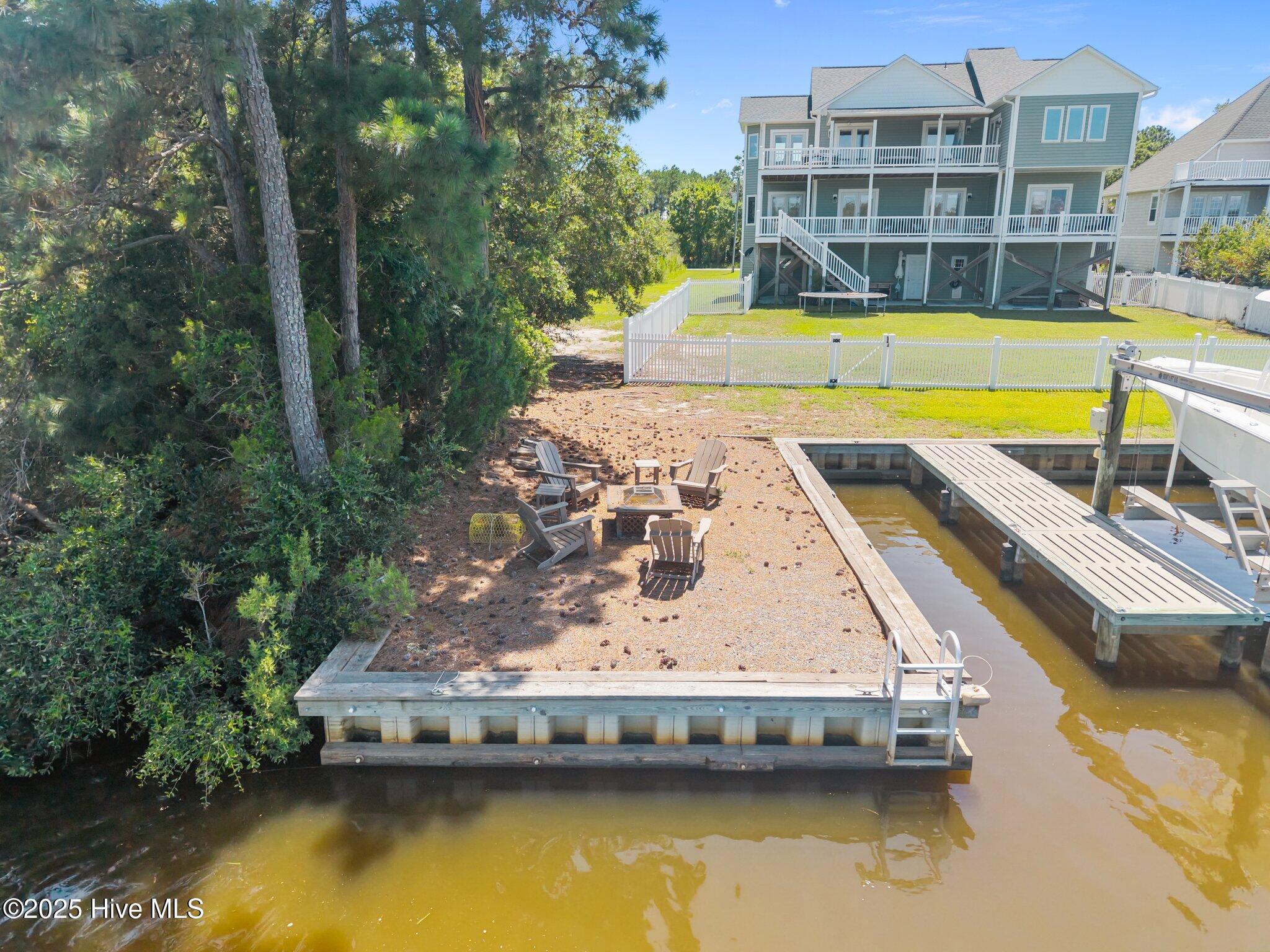 100517402 | Photo 71