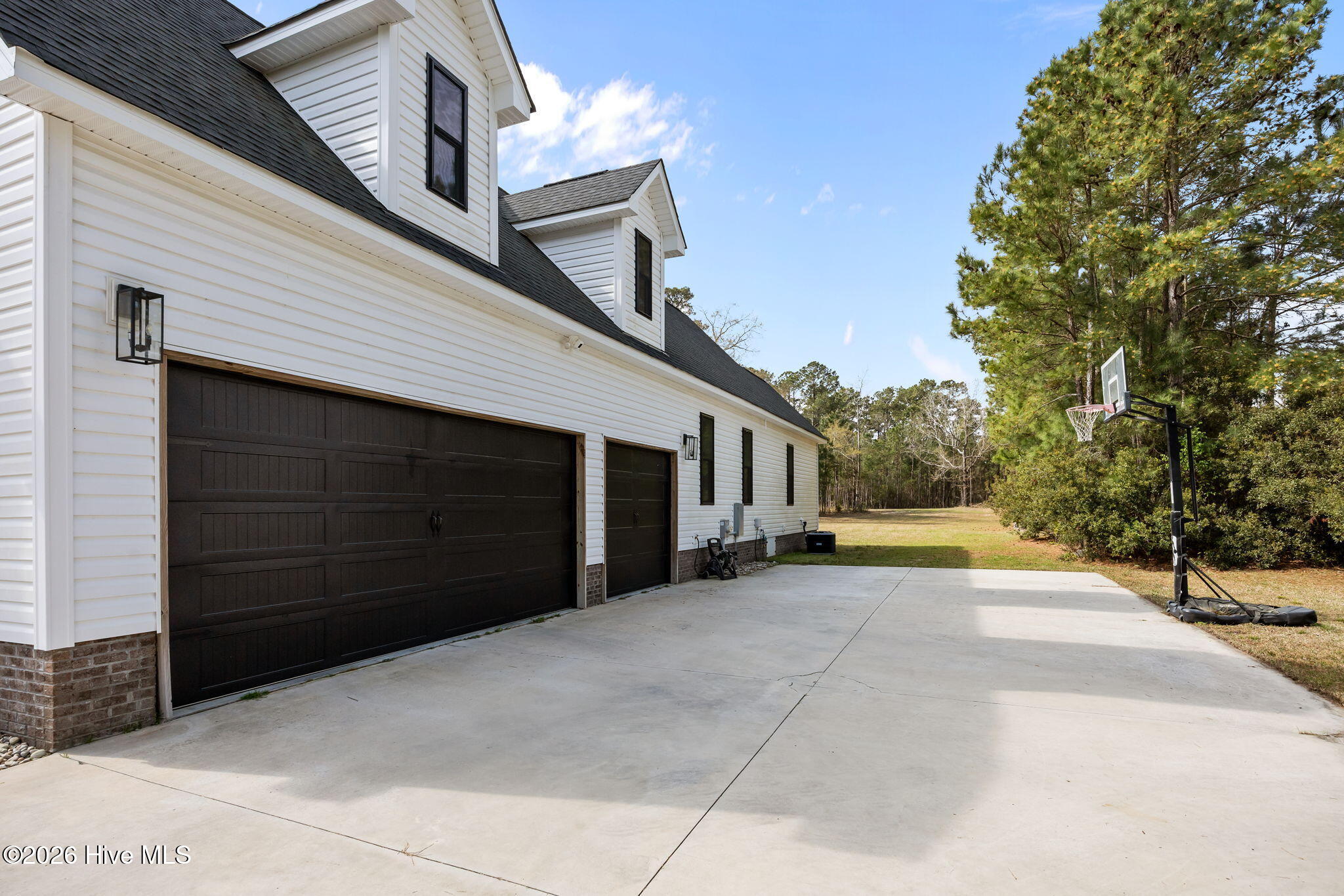 100563547 | Photo 33