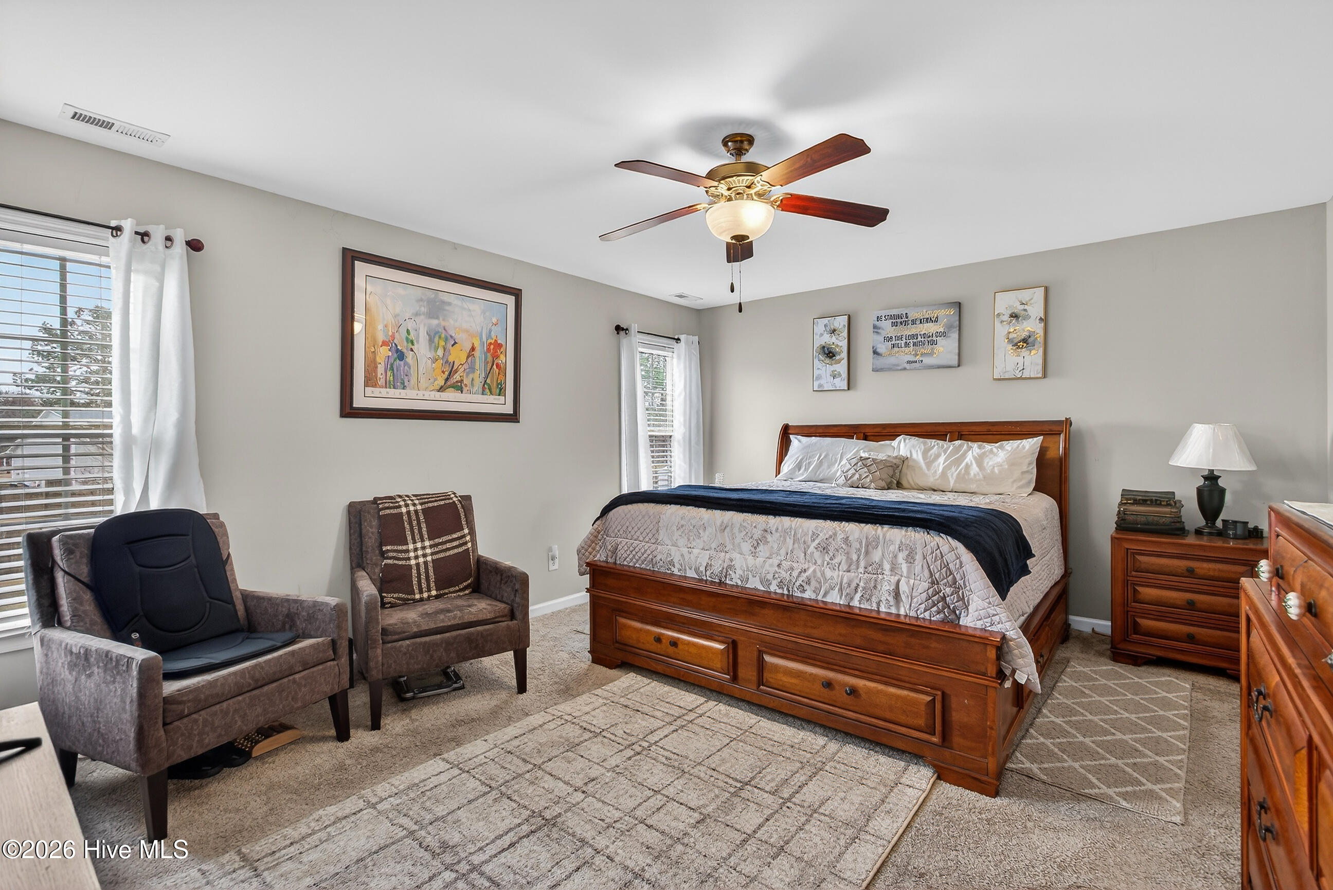 100557000 | Photo 22