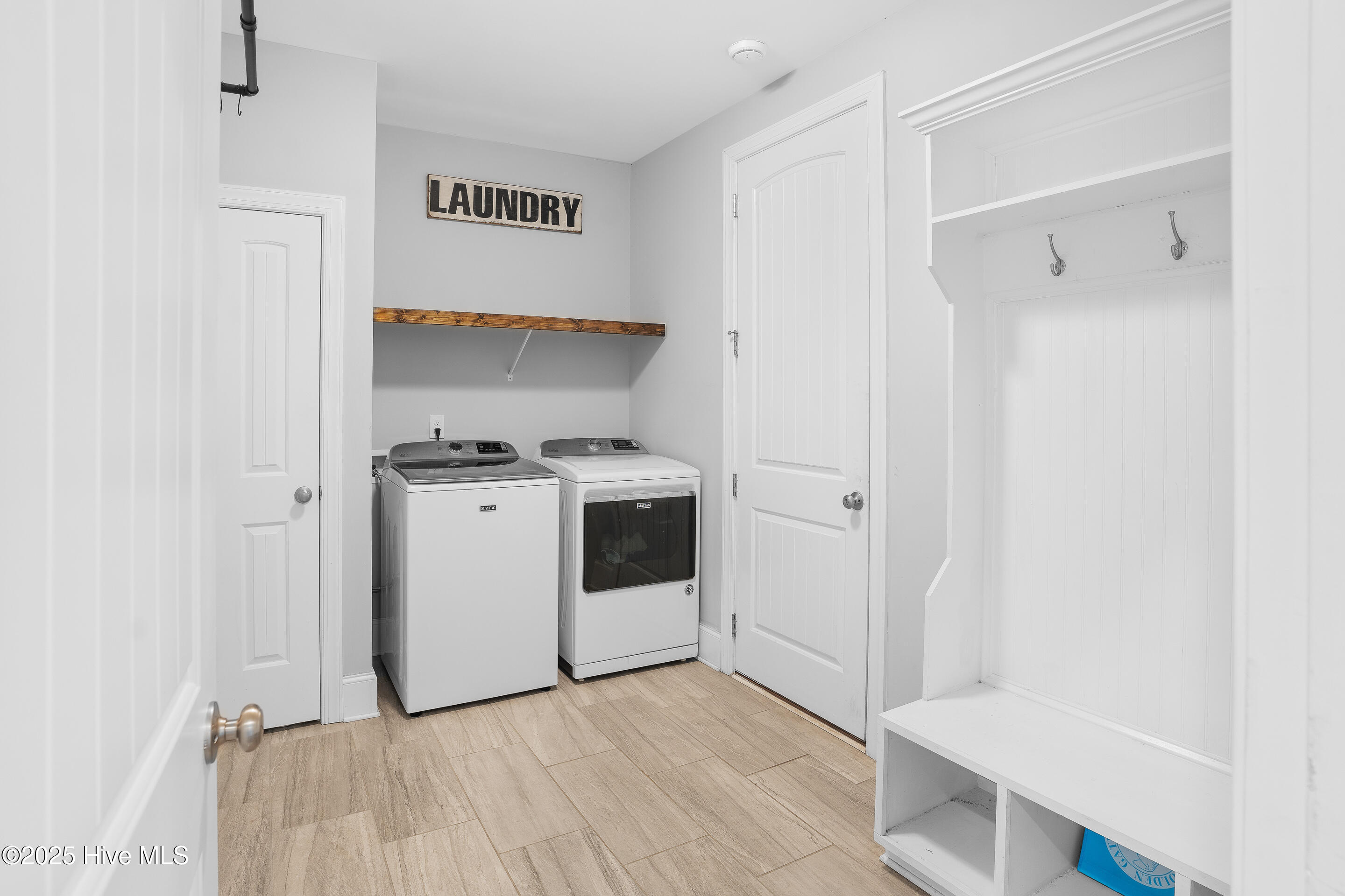 100546776 | Photo 27