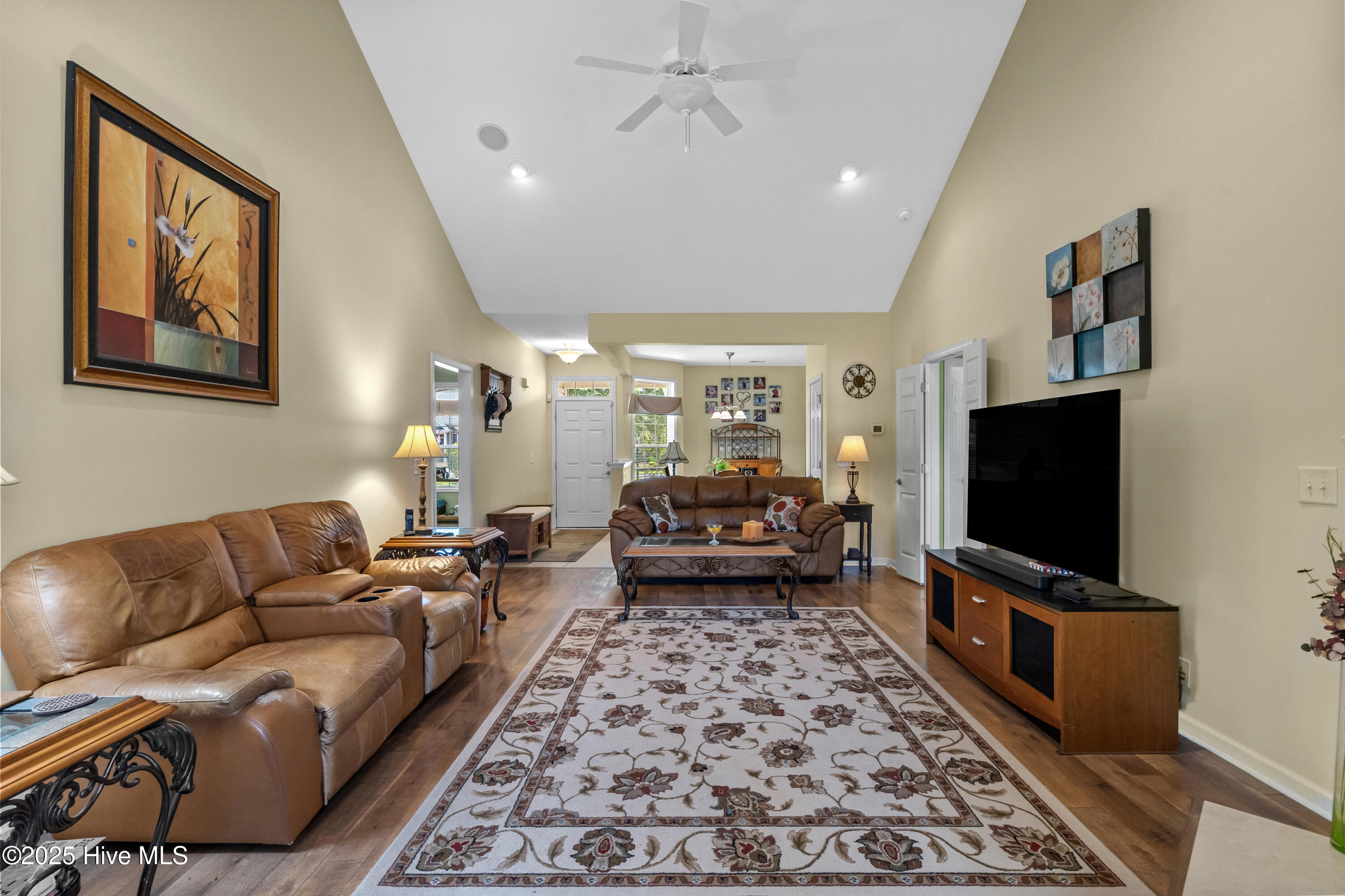 100517494 | Photo 12