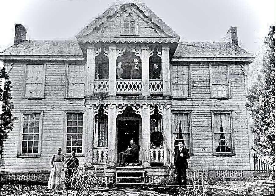 Homes for sale in Colerain, NC | 202 S Main St, Colerain, NC 27924 | MLS# 100529643