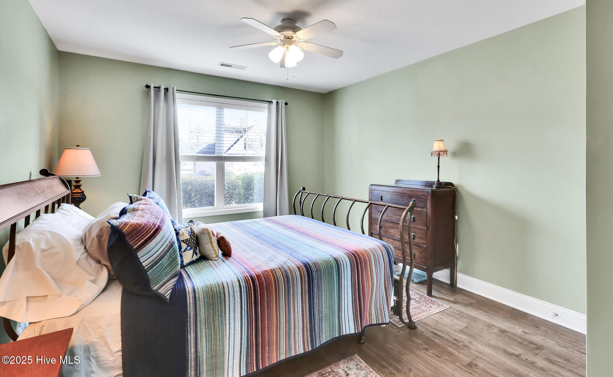 100547163 | Photo 27