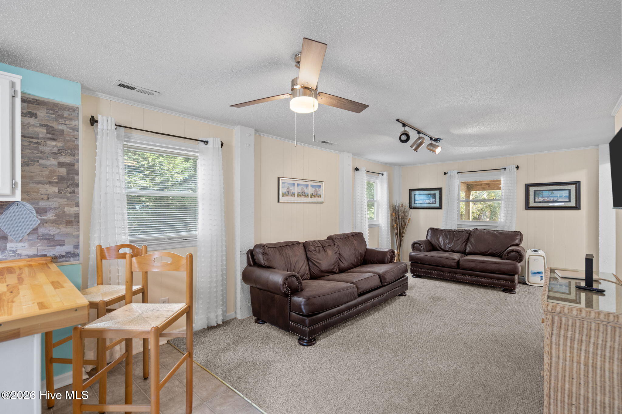 100558110 | Photo 41