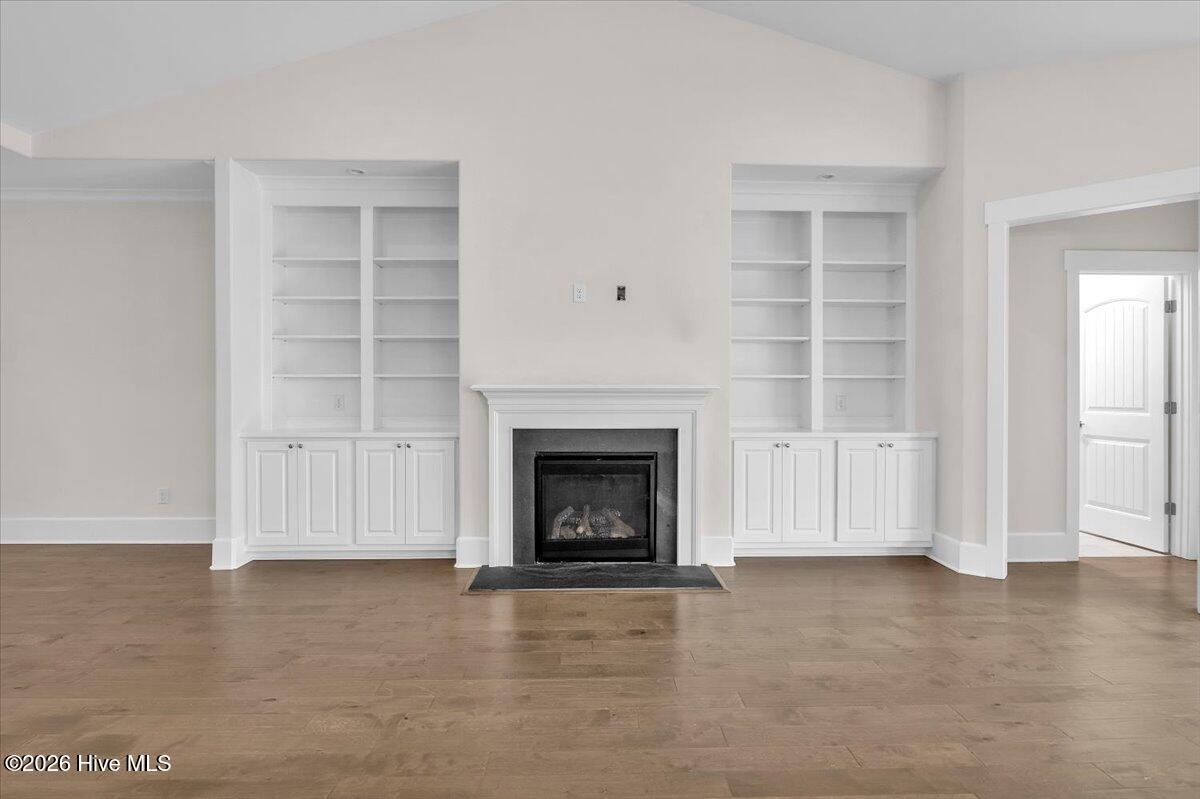 100548797 | Photo 31