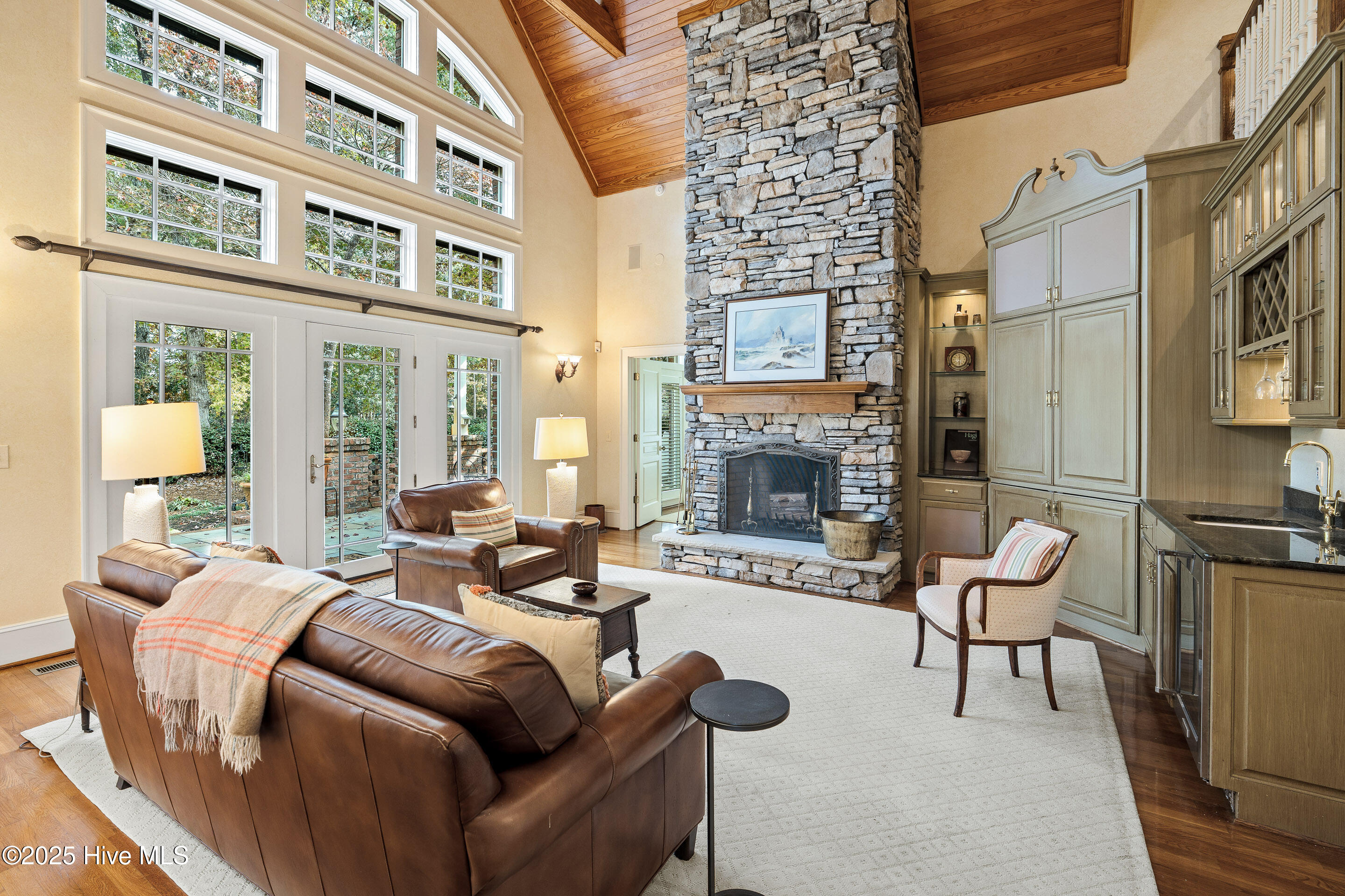 100547157 | Photo 21