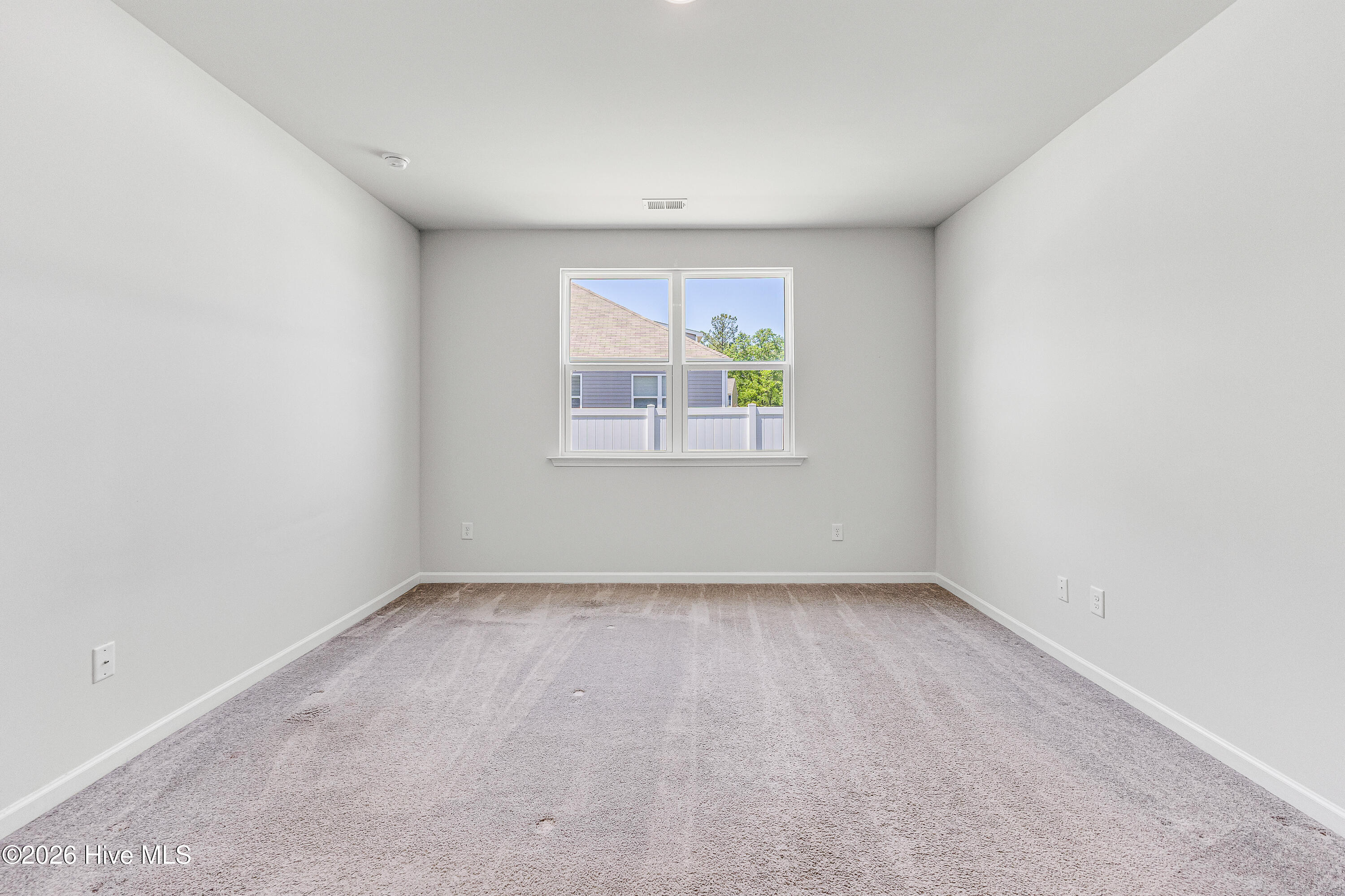 100521011 | Photo 21