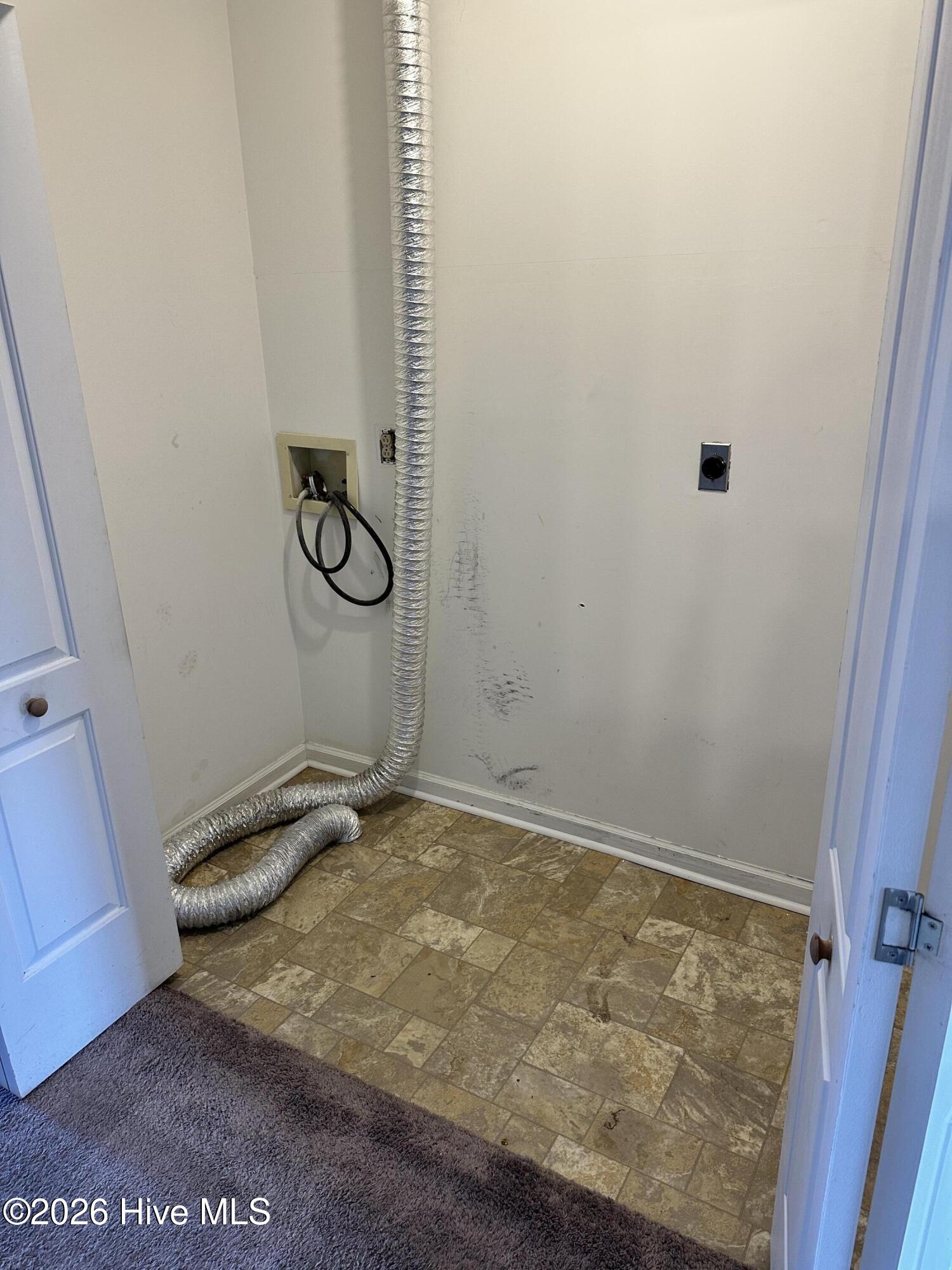 100553426 | Photo 18