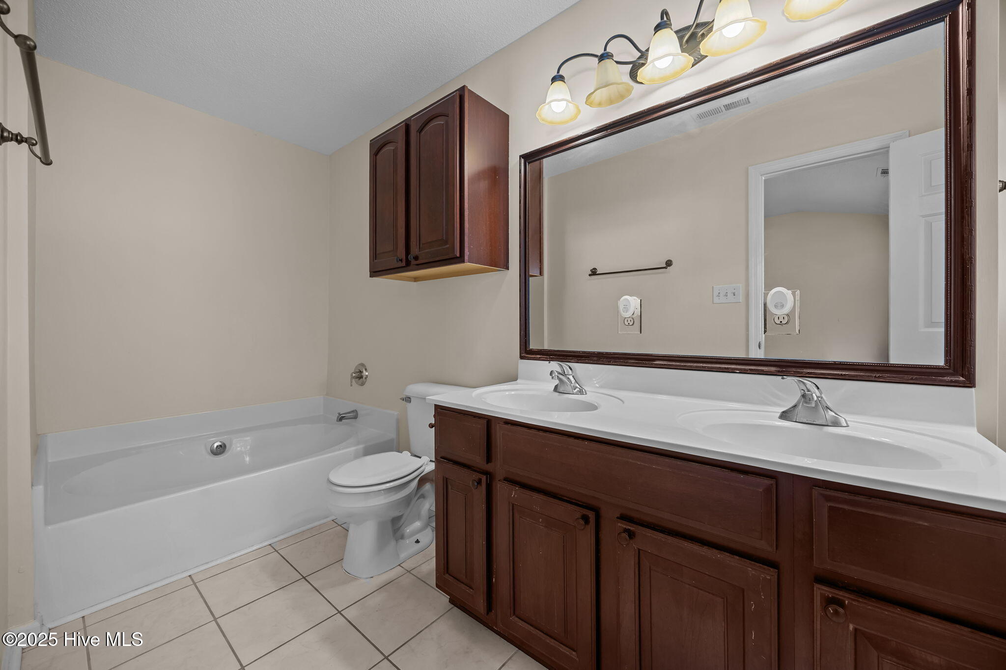 100541595 | Photo 41