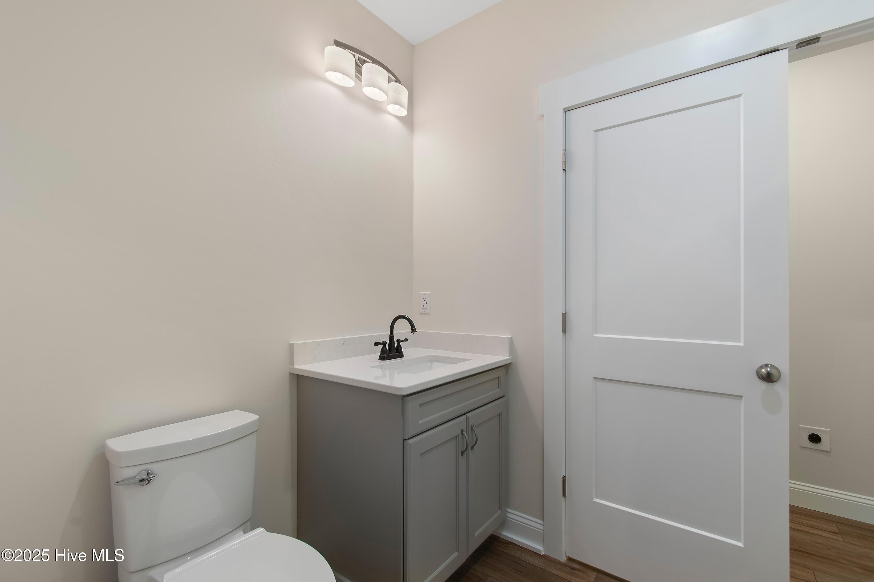 100517938 | Photo 19