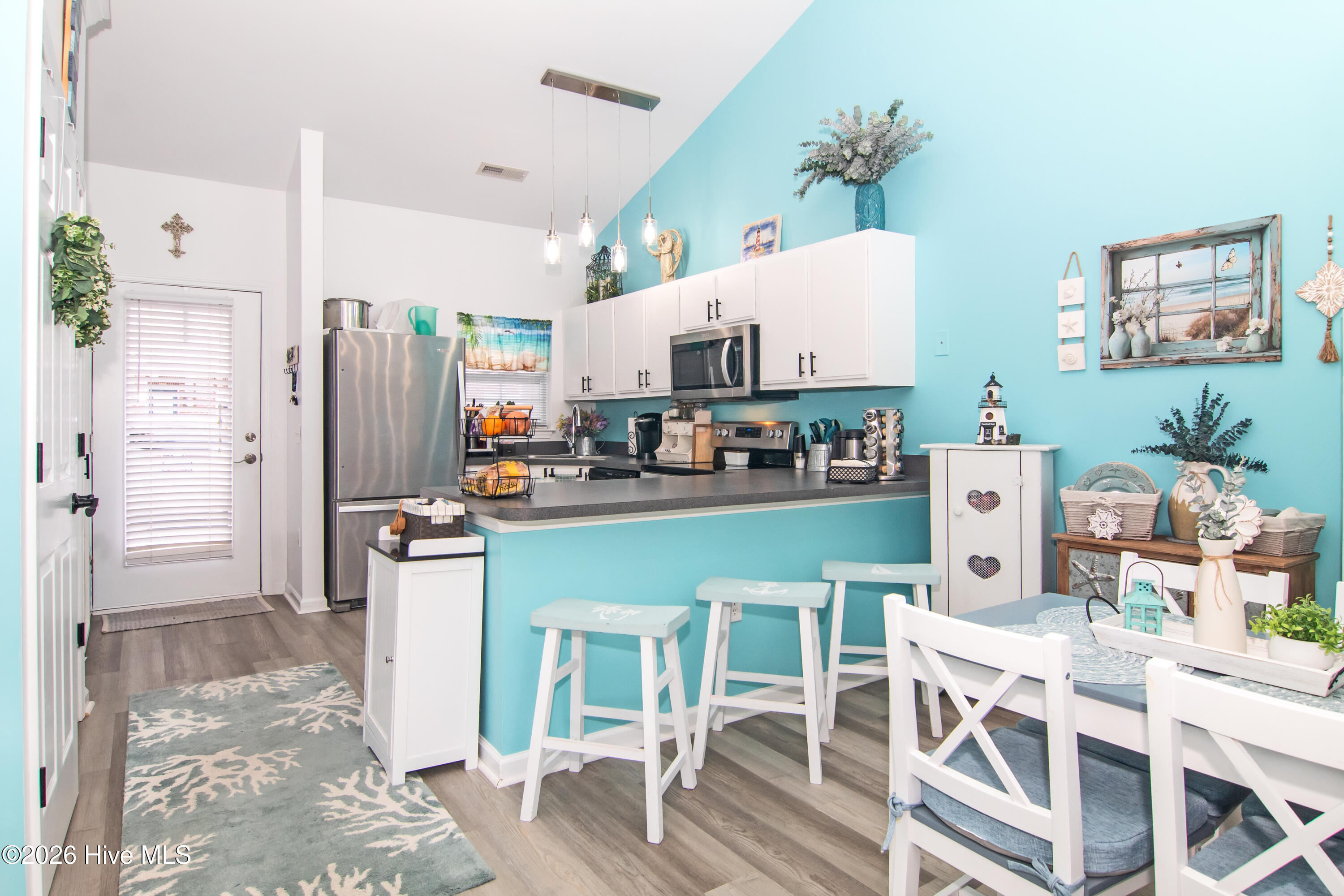 100549020 | Photo 12