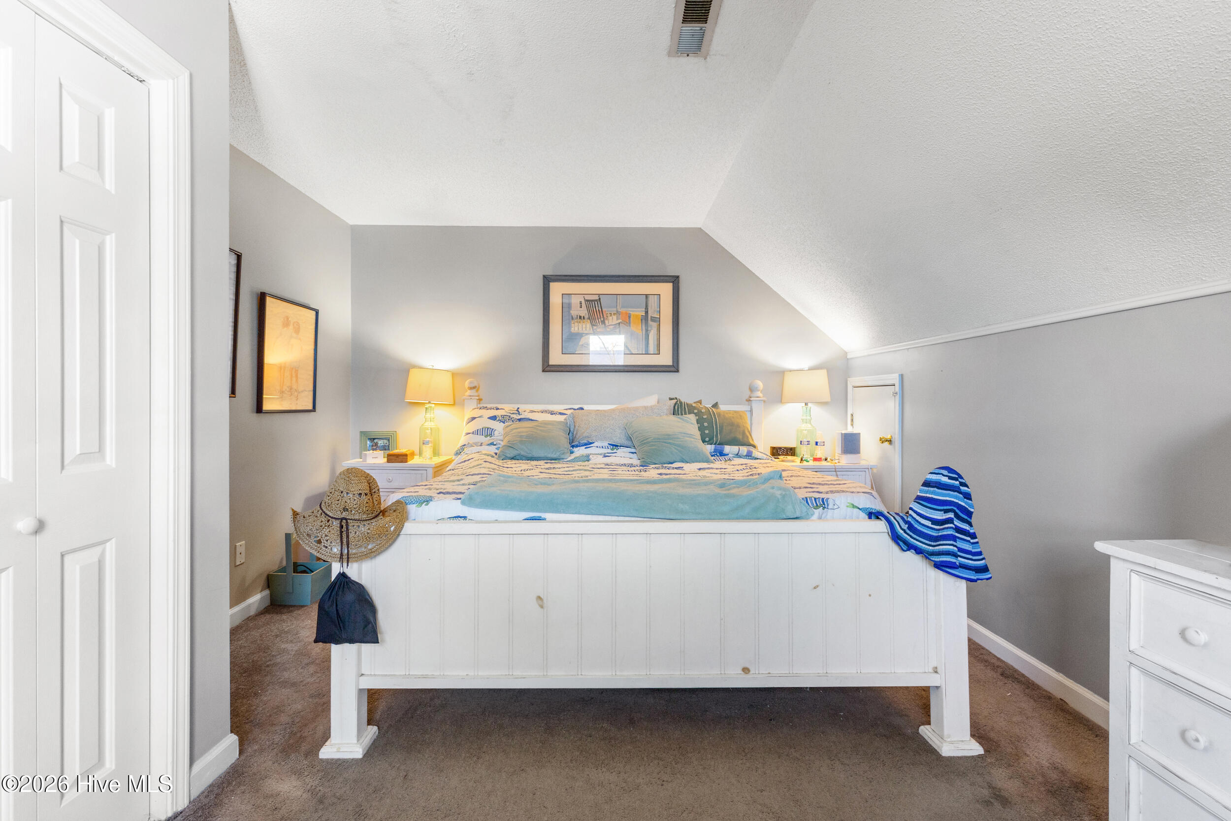 100555231 | Photo 15