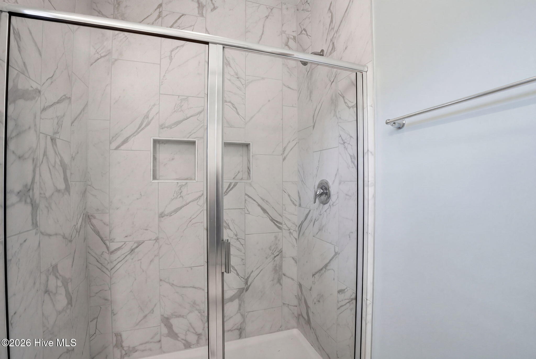 100558607 | Photo 19