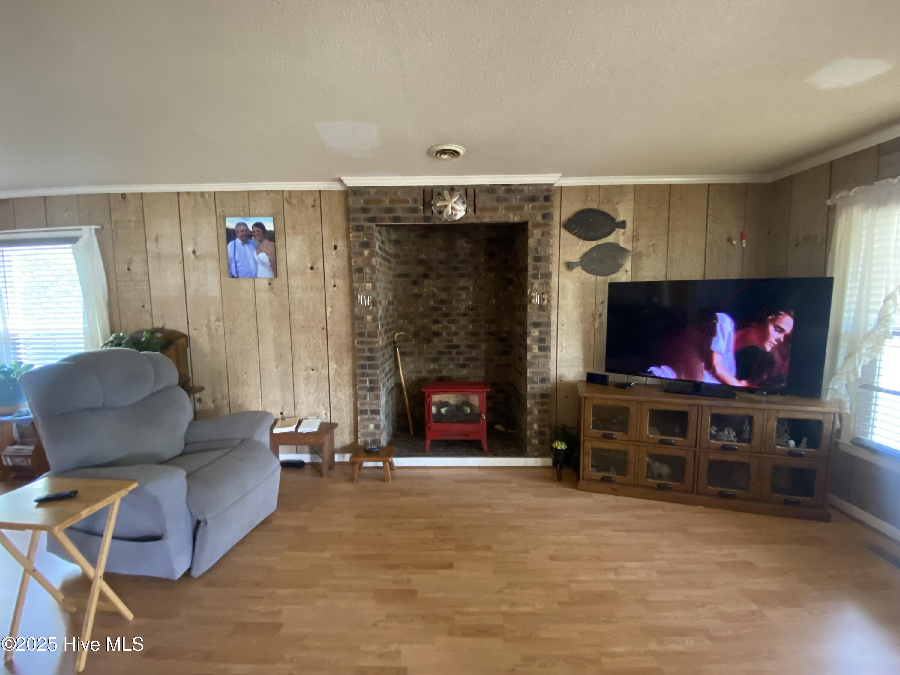 100521634 | Photo 11