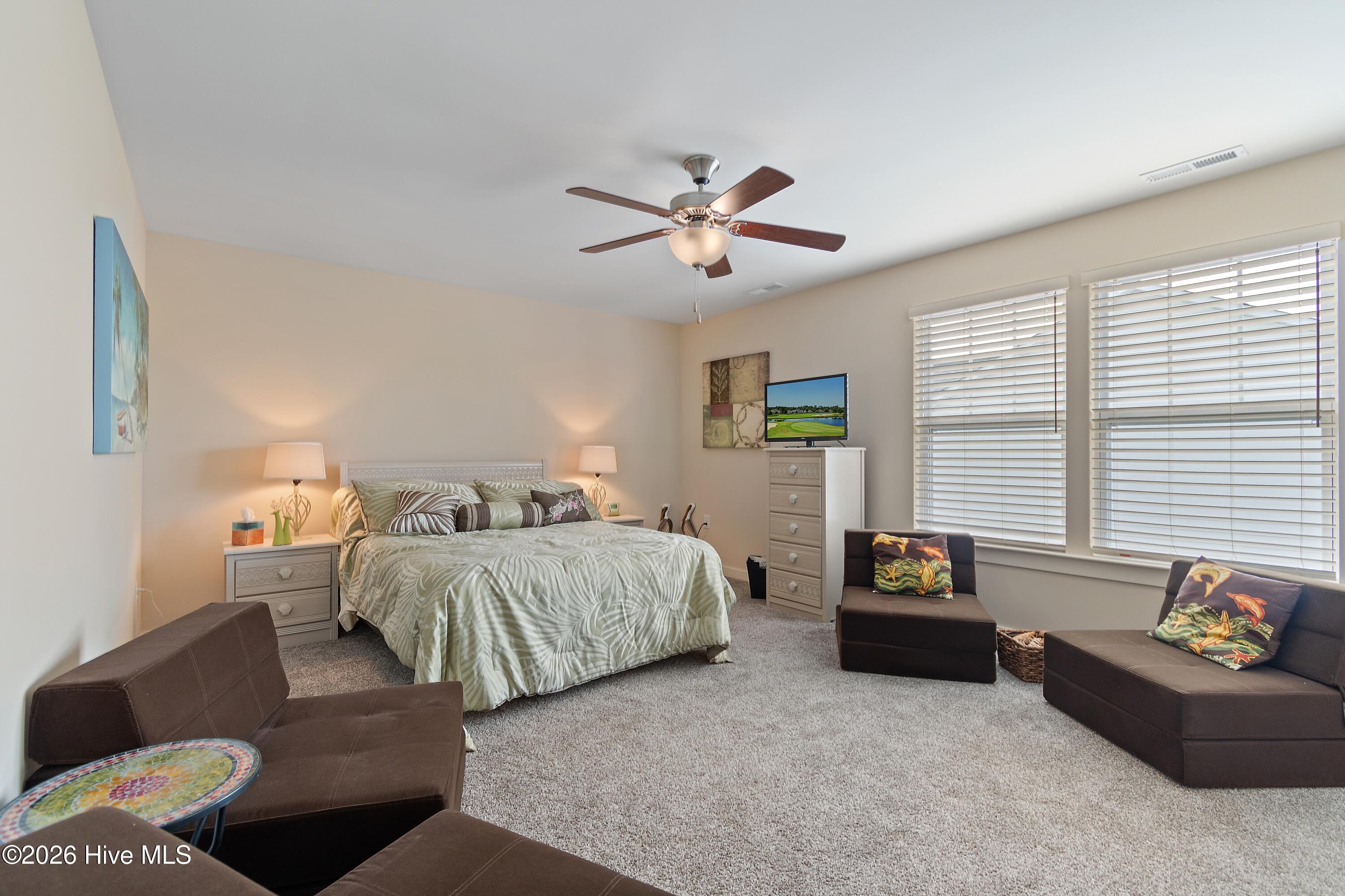 100557254 | Photo 38