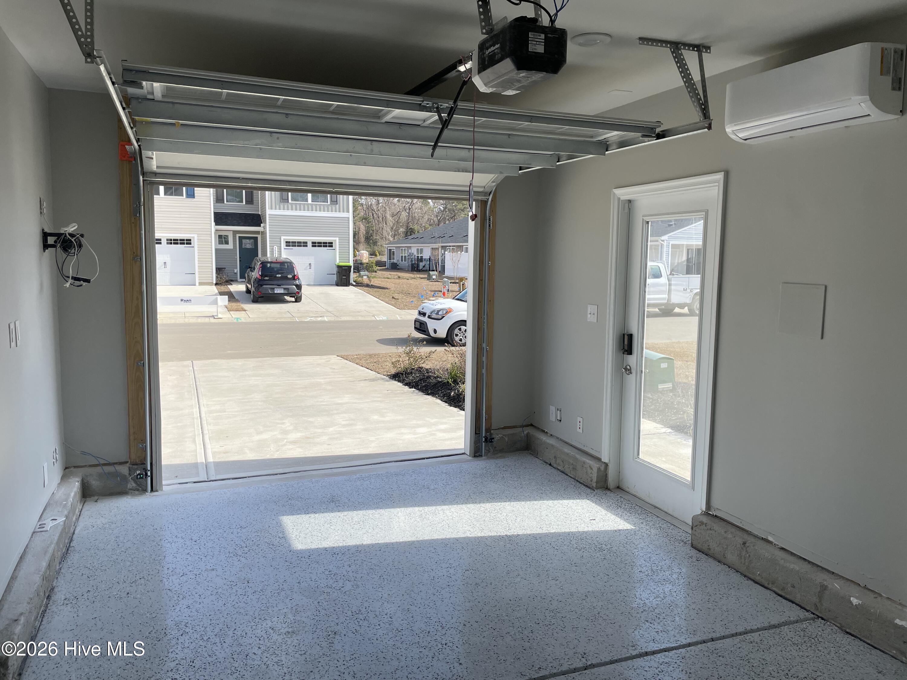 100559123 | Photo 34