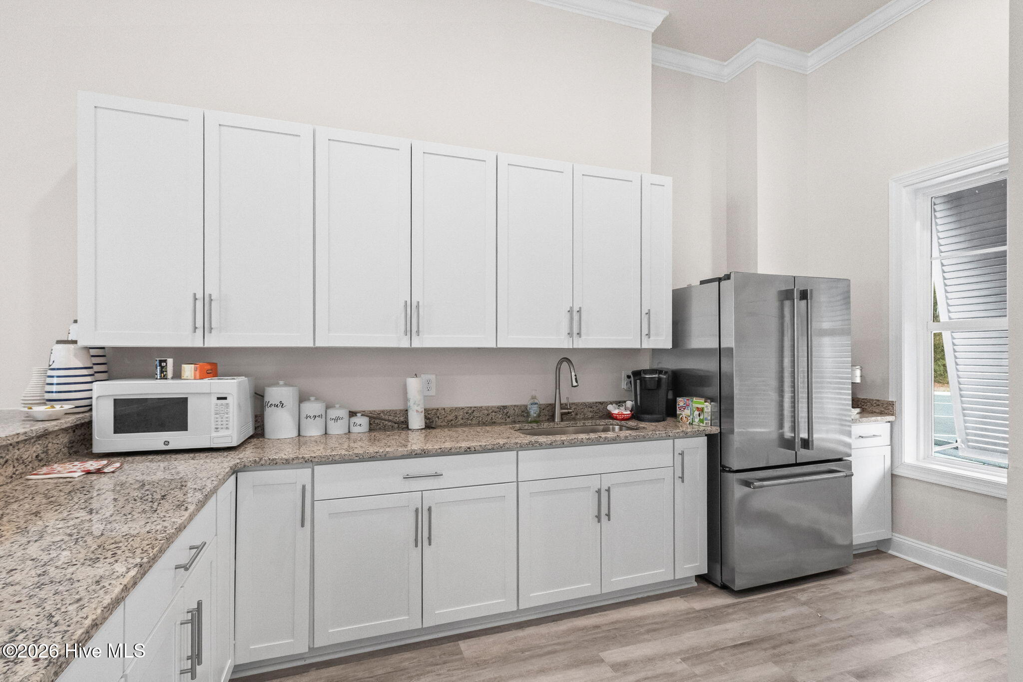 100557822 | Photo 40