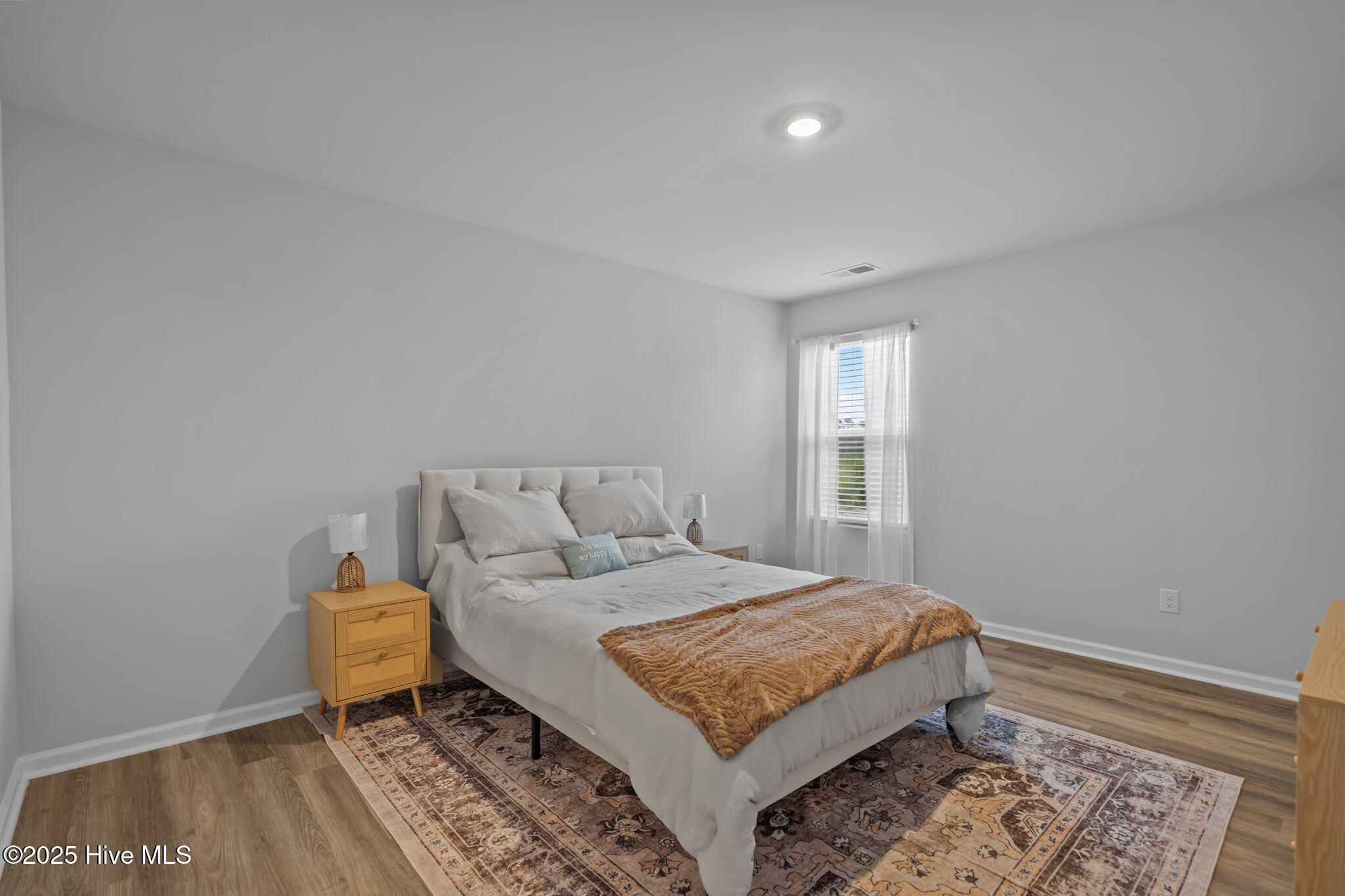 100532150 | Photo 35