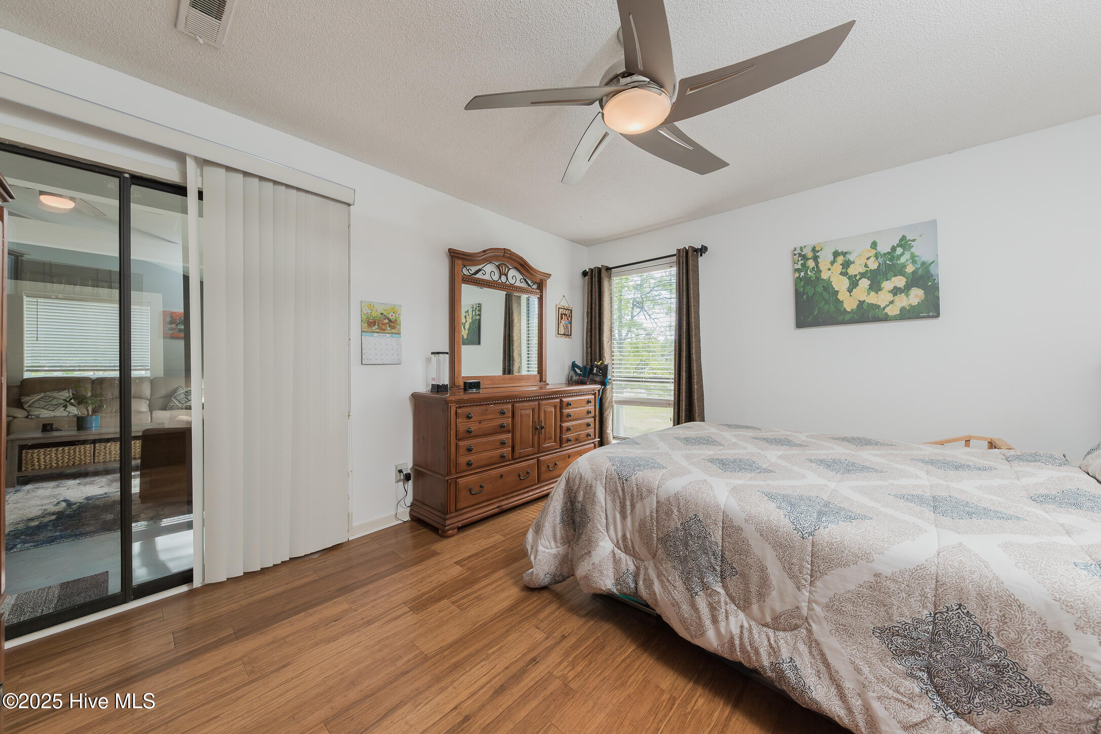 100504468 | Photo 14