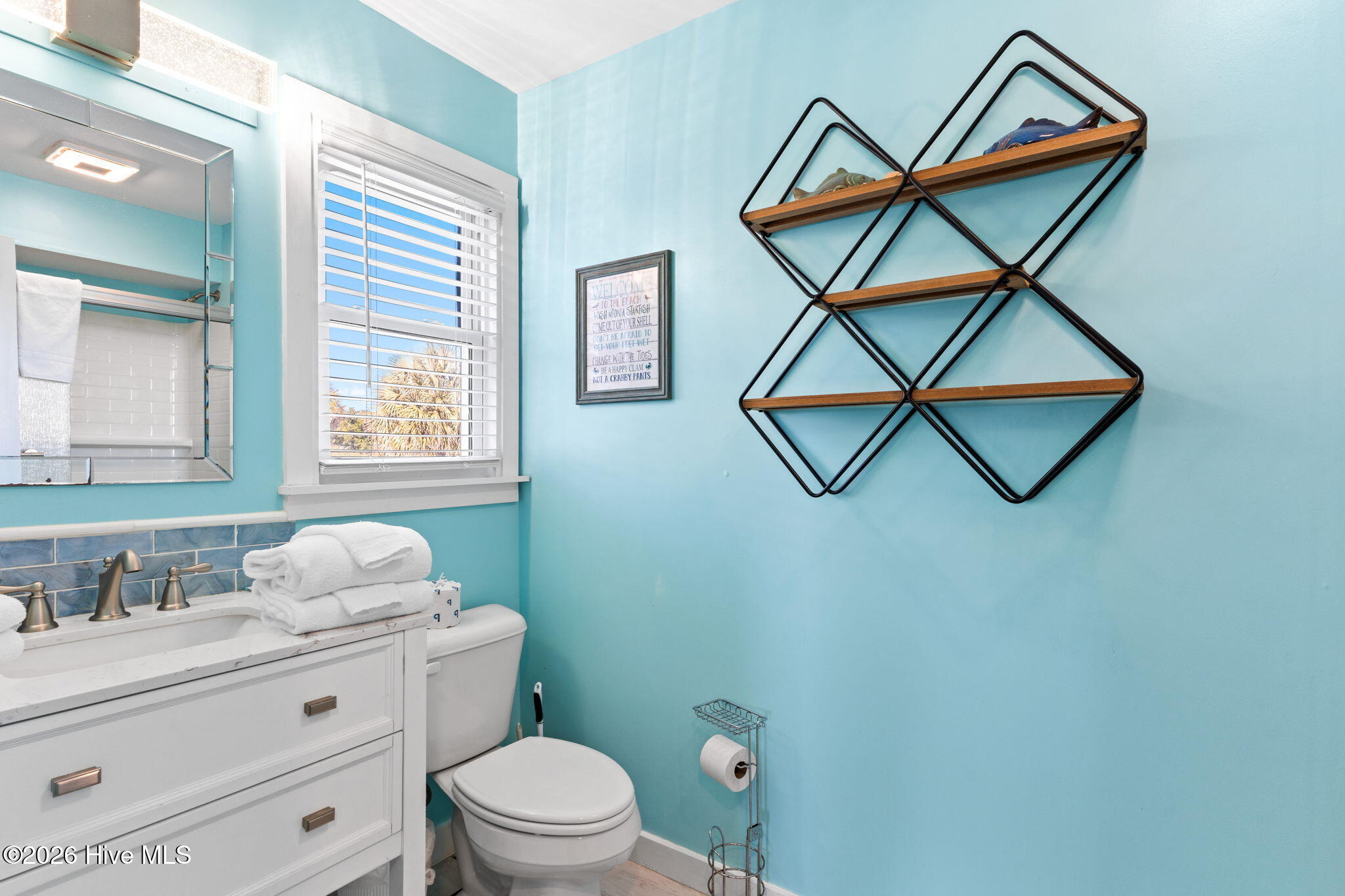 100557259 | Photo 33