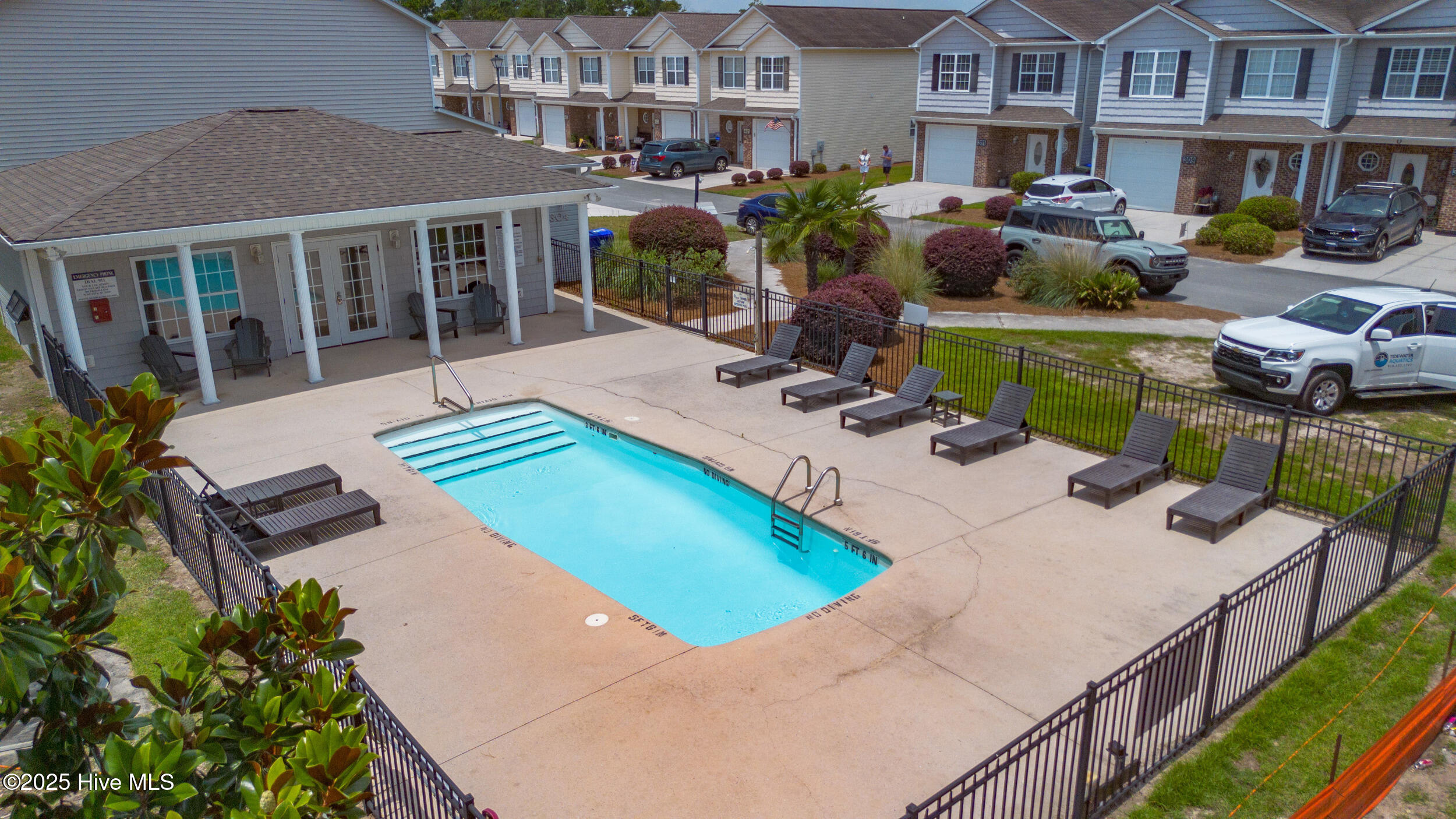 100563674 | Photo 40