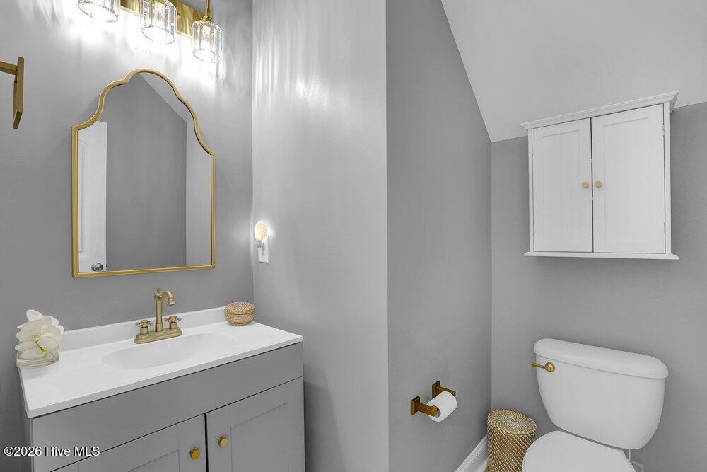 100565663 | Photo 19