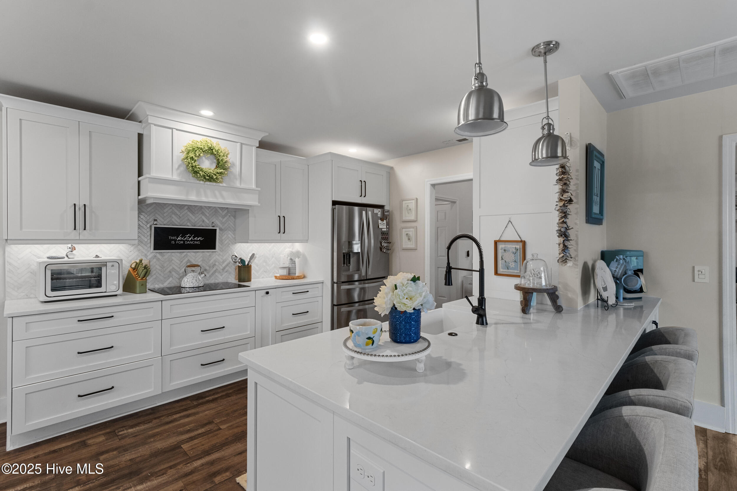 100552310 | Photo 10