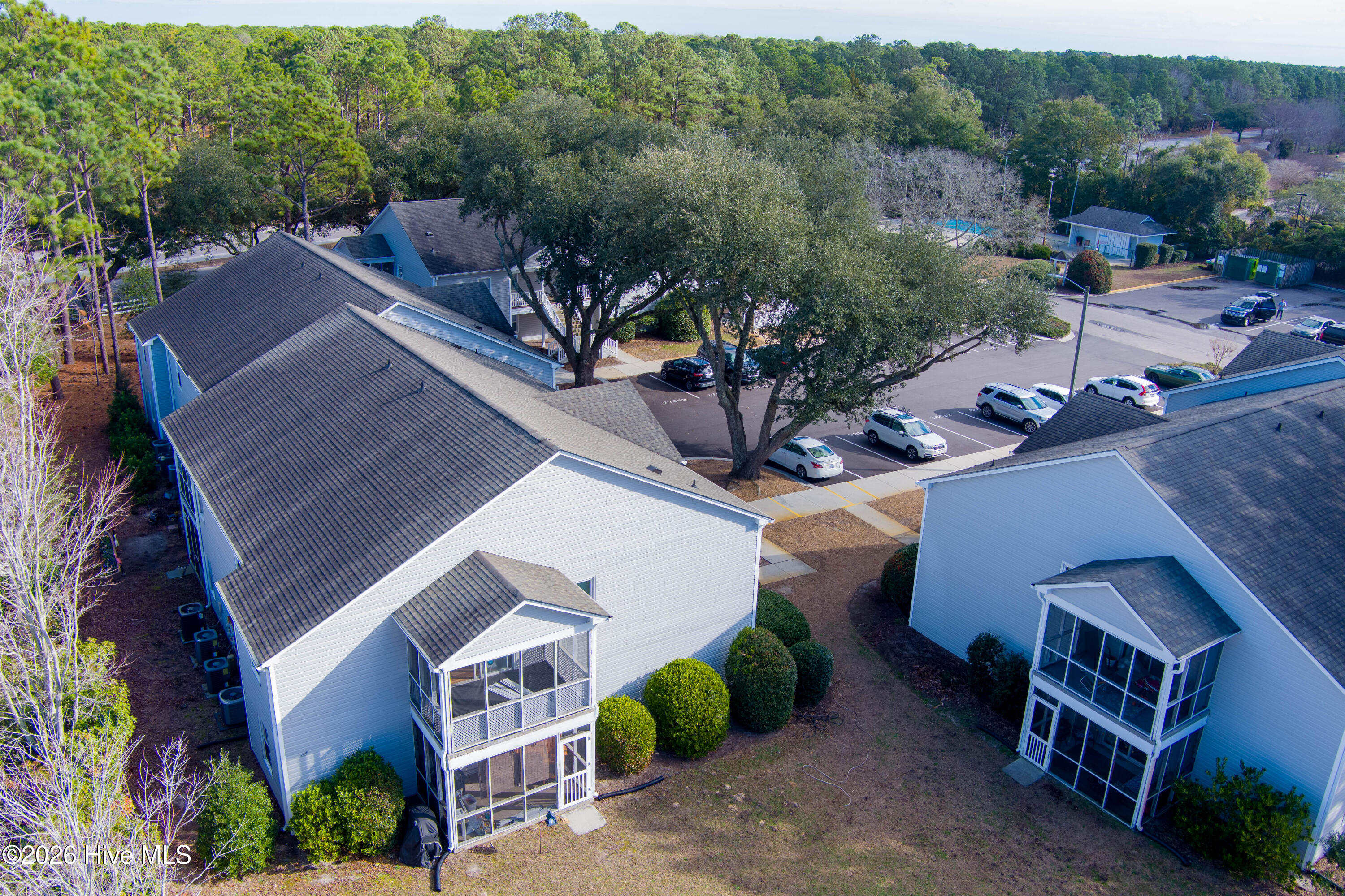 100548527 | Photo 28