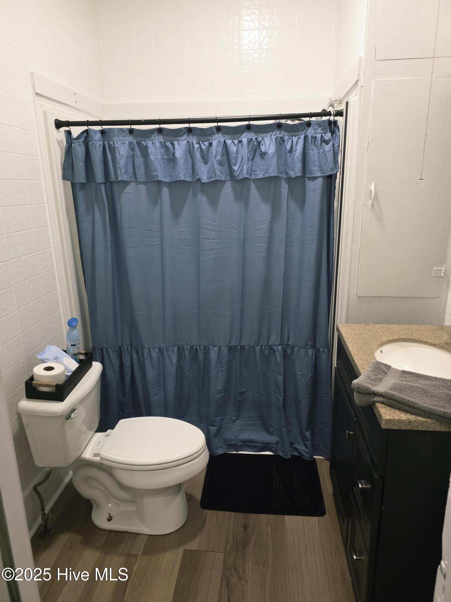 100533027 | Photo 11