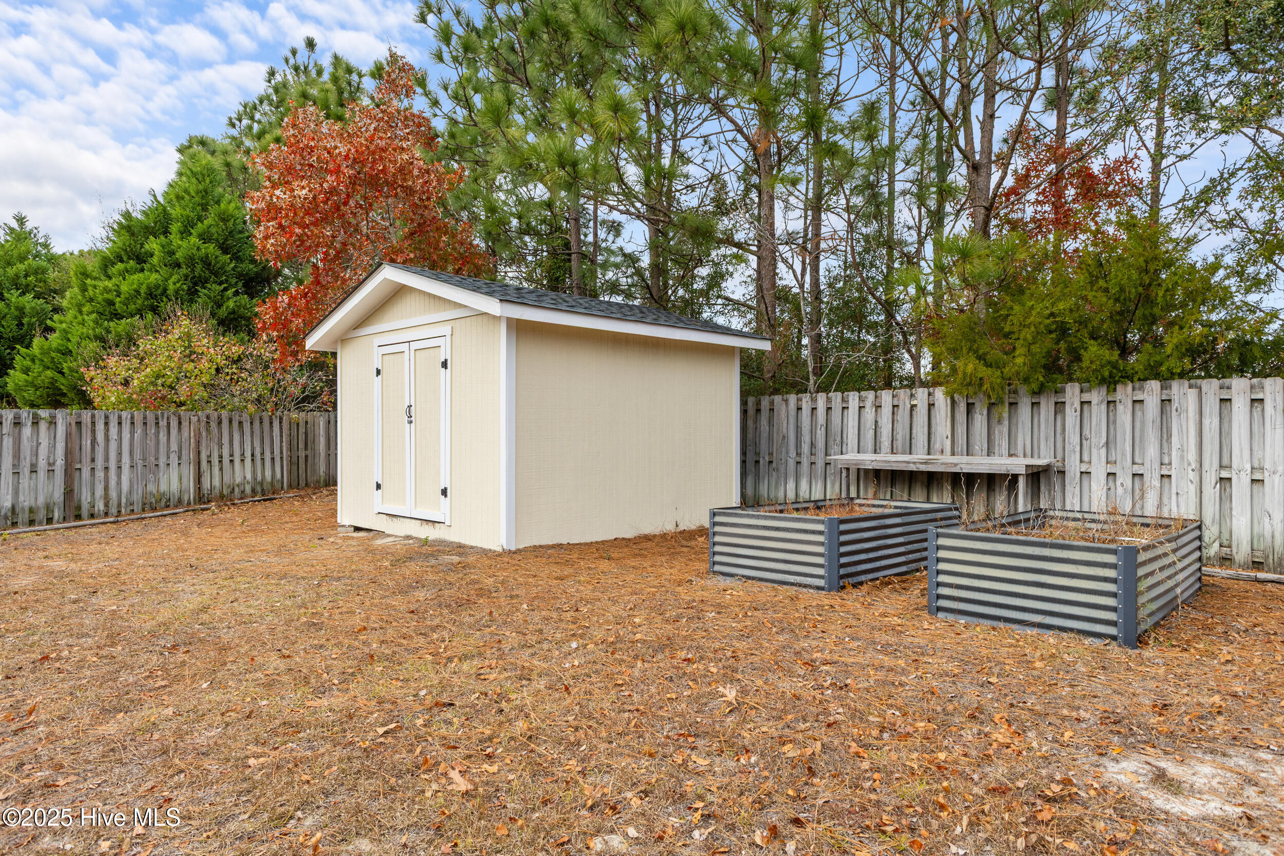 100539988 | Photo 32