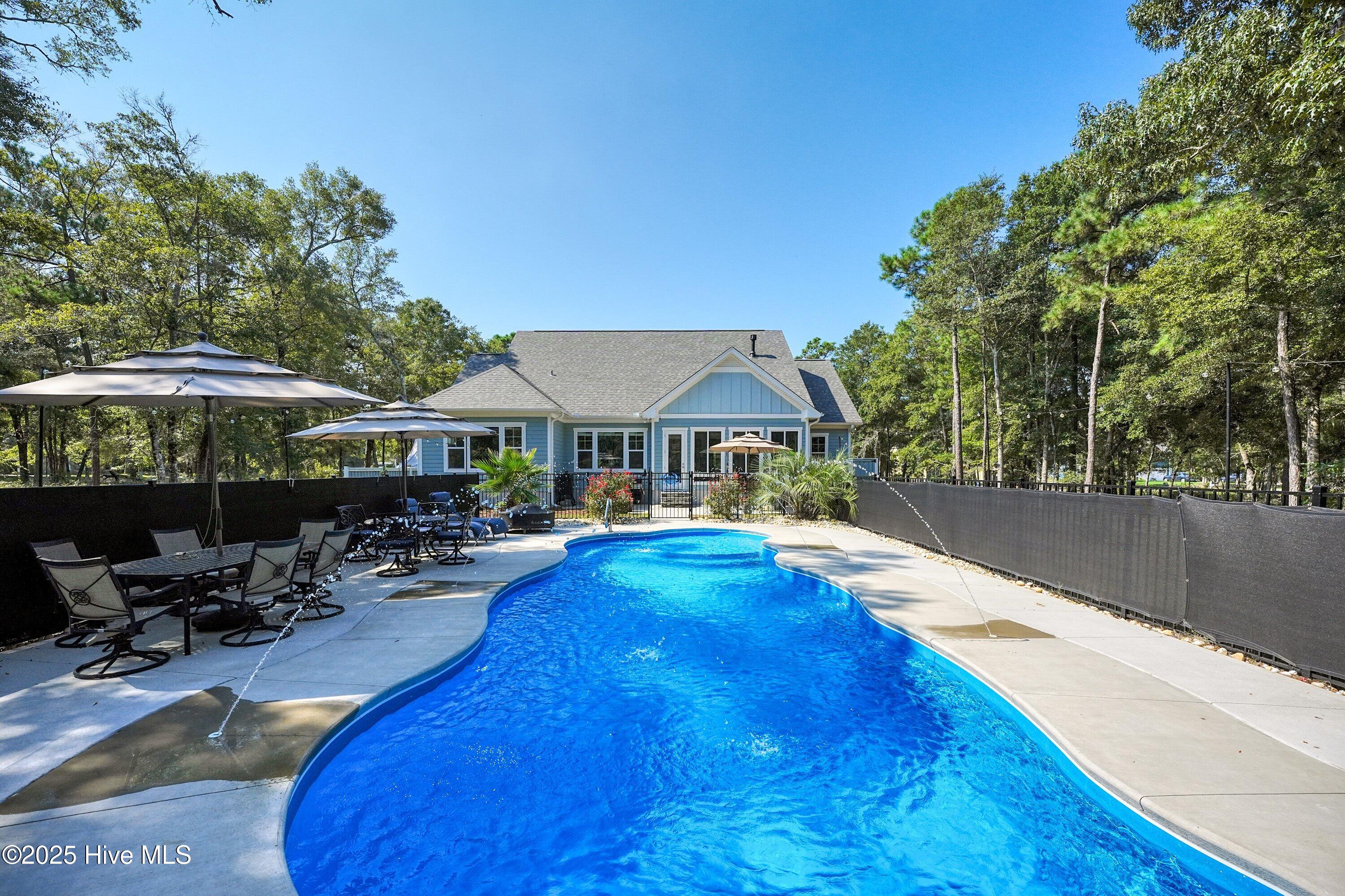 100526199 | Photo 34