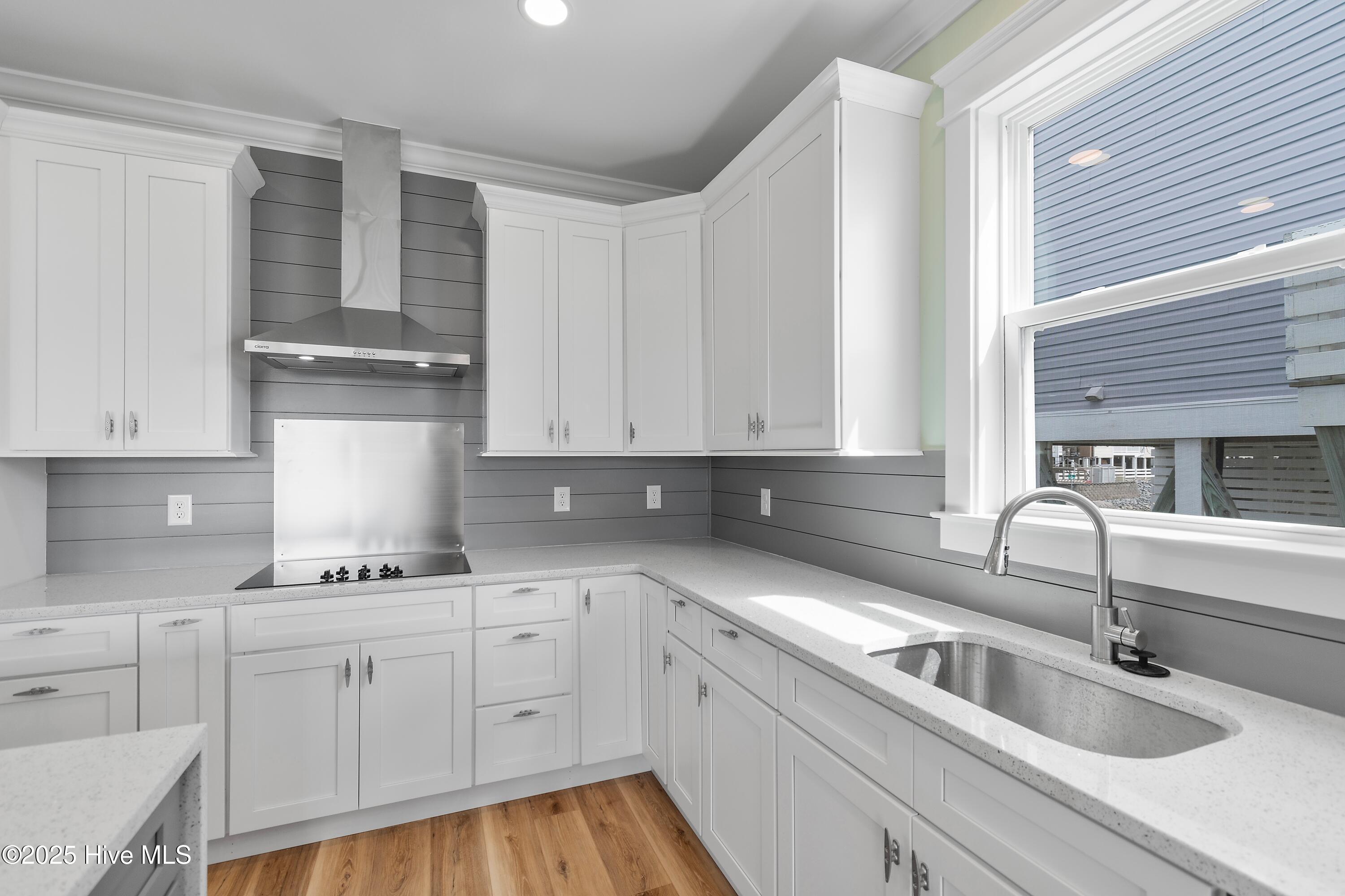 100549252 | Photo 24